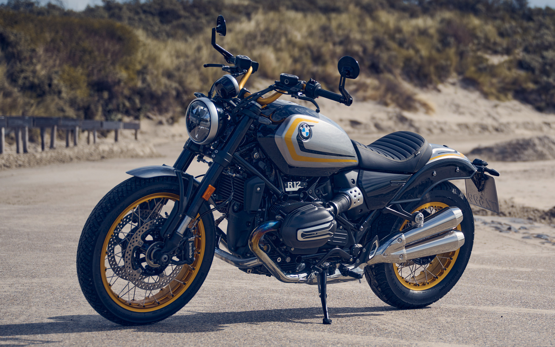 新型クルーザー「R12」