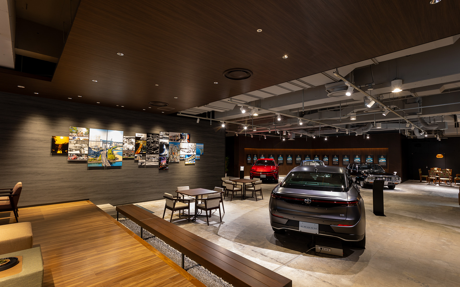 中野氏は「THE CROWN 福岡天神の落ち着いた空間はおクルマを真剣に考えることに適しているのではないでしょうか」と店舗の雰囲気を評価した