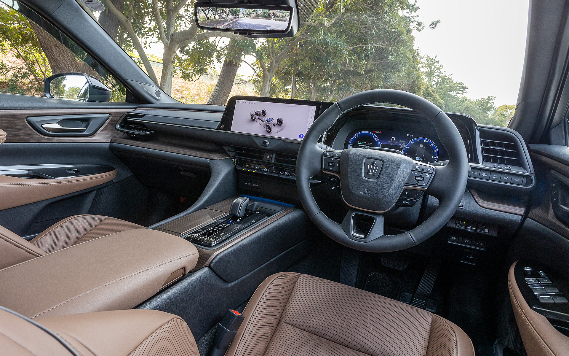 水平基調の内装デザイン。見切りもよく、落ち着いた雰囲気に仕上がっている