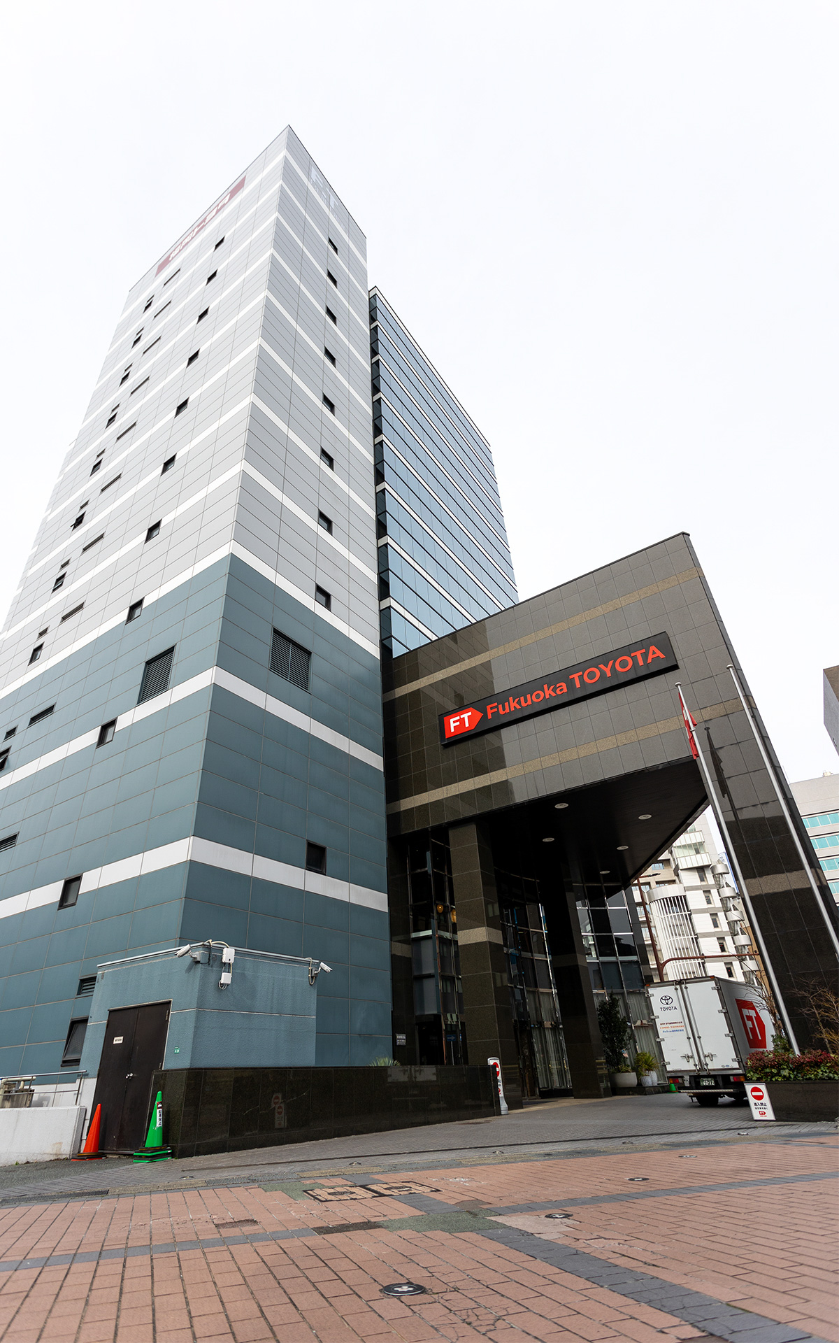 福岡市中央区渡辺通4-8-28にあるF.Tビル