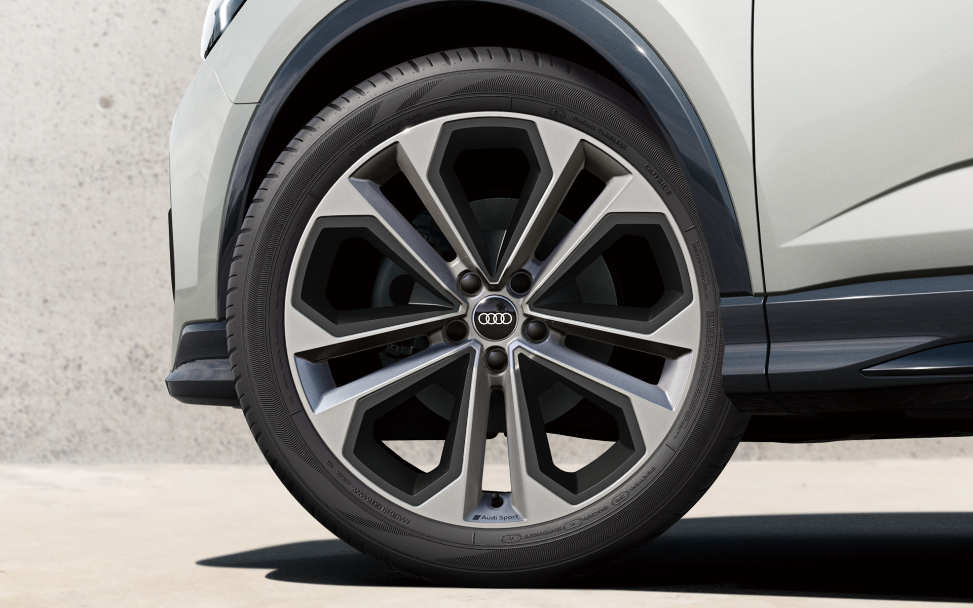 特別仕様モデル「Q3 Sportback dynamic edition」