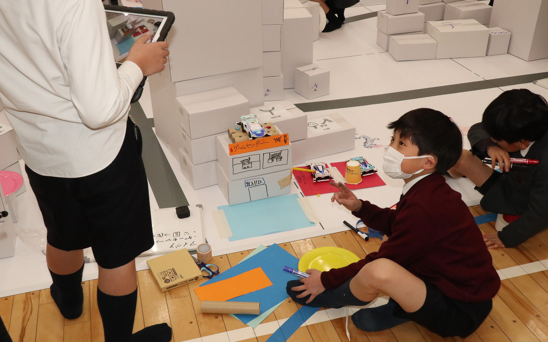 完成したら、最後の製作発表用にiPadで撮影