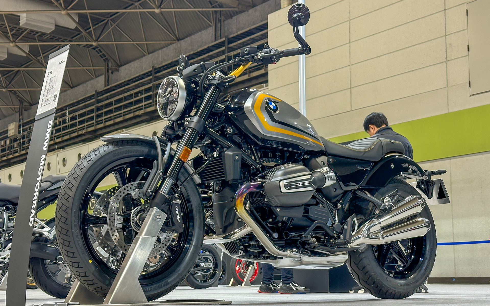 新型クルーザー「R12」