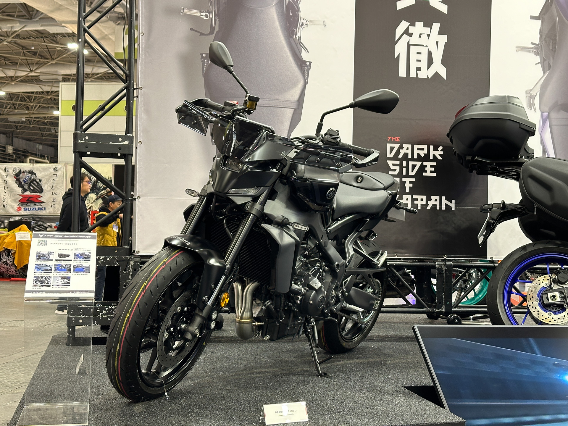 MT-09 ABSのアクセサリー展開