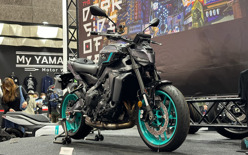 専用　新品 YAMAHA バイクスーツ M 2025-2026春夏ライディングアパレル - バイク用品・バイクパーツ