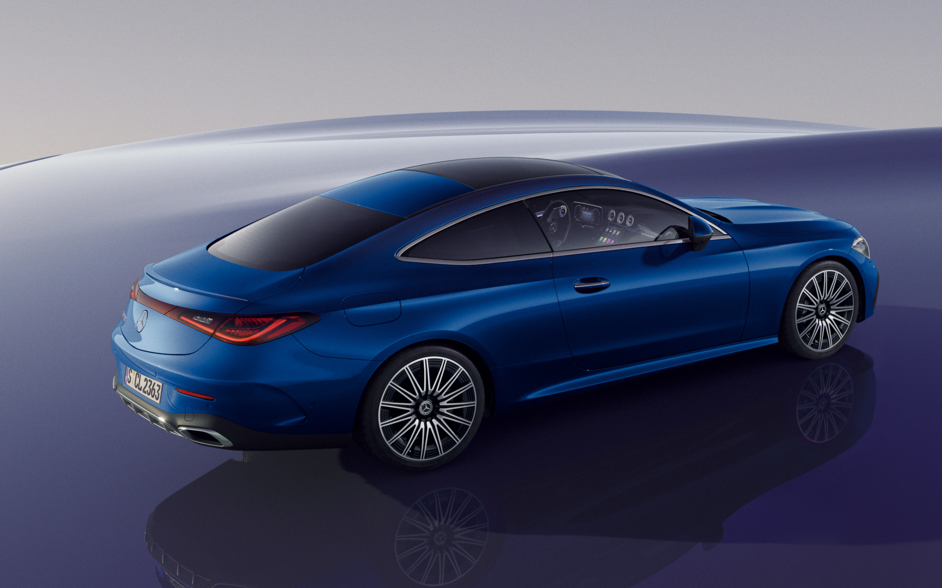 導入されるCLE 200 クーペ スポーツ（ISG搭載モデル）は、AMGラインエクステリアとAMGラインインテリアが標準採用となるほか、ボディカラーはマグノ（艶消し）カラーを含む全9色の設定