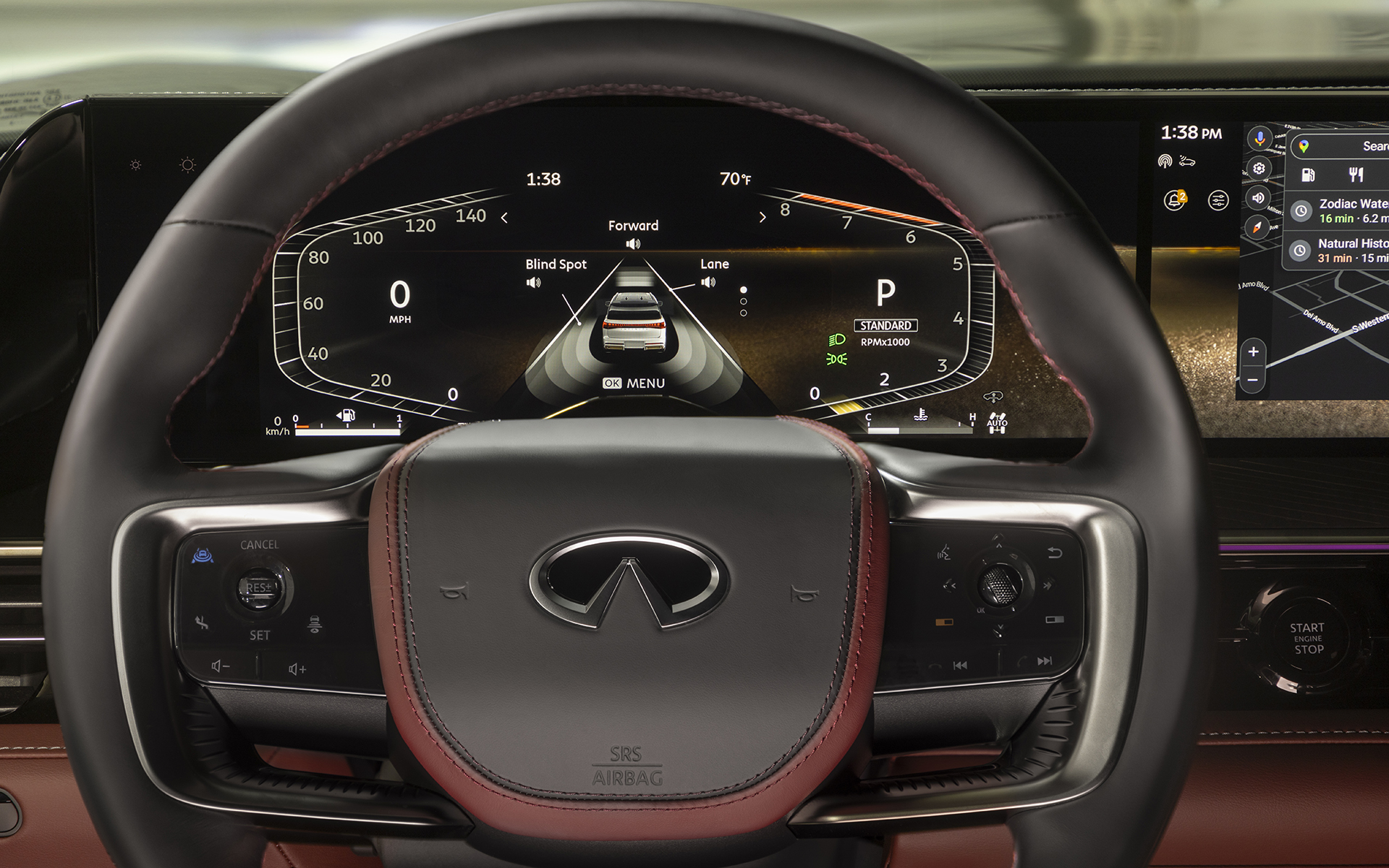 インテリアではダッシュボード上に14.3インチのディスプレイを2個搭載したほか、セグメント初のテクノロジー「バイオメトリック クーリング」などを搭載