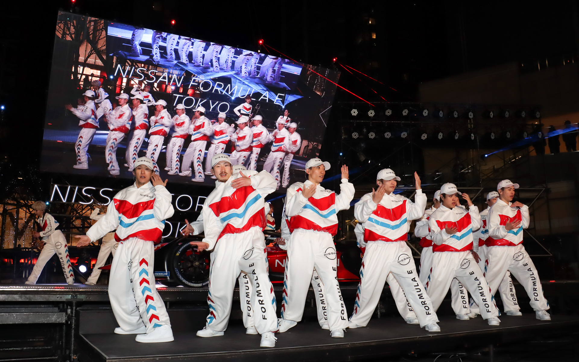 4人組の管楽器ガールズユニット「MOS」とダンスアーティストグループ「GANMI」のコラボパフォーマンスでスペシャルパフォーマンスを盛り上げた