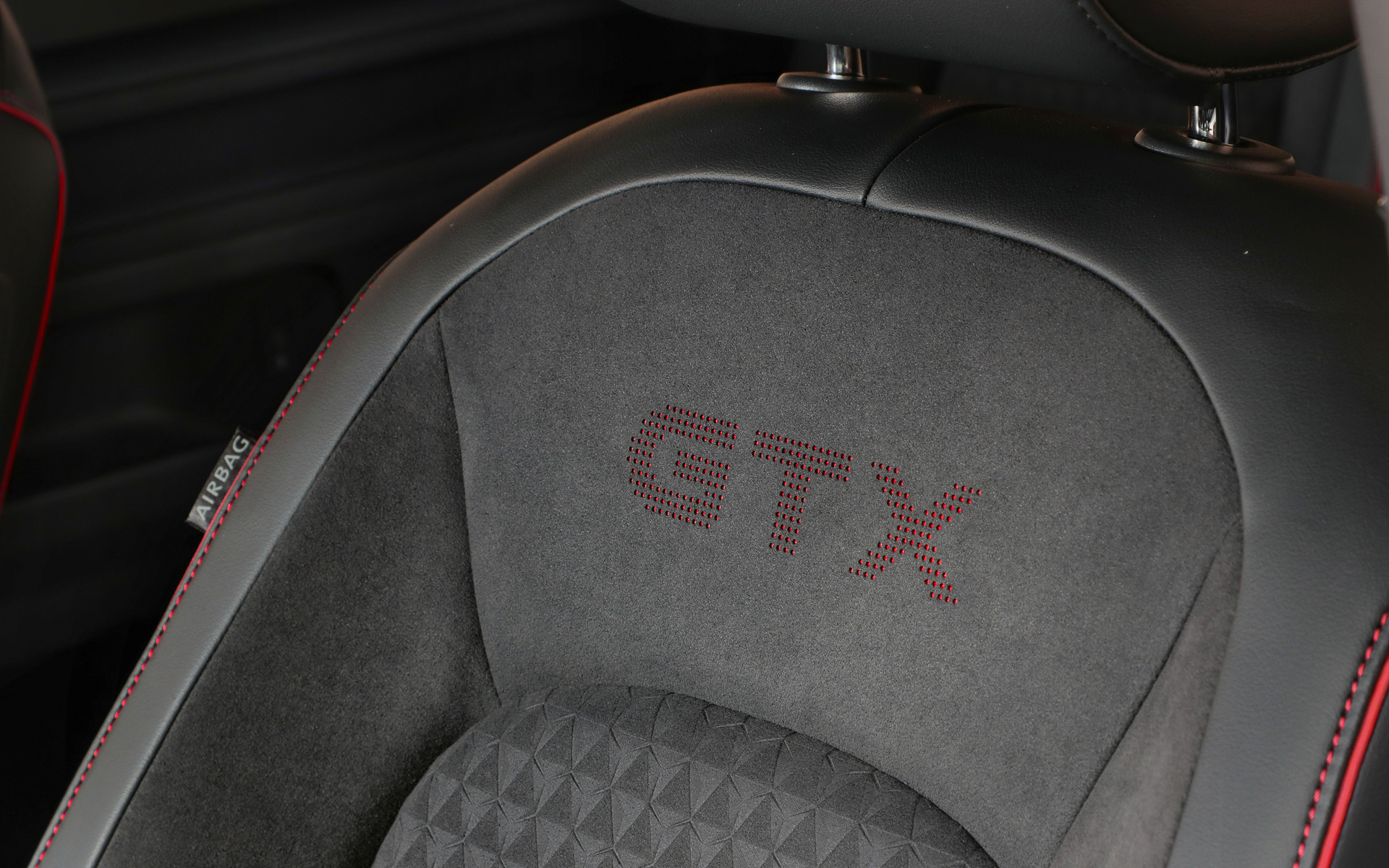 新型バッテリEVバン「ID. Buzz GTX」のインテリア