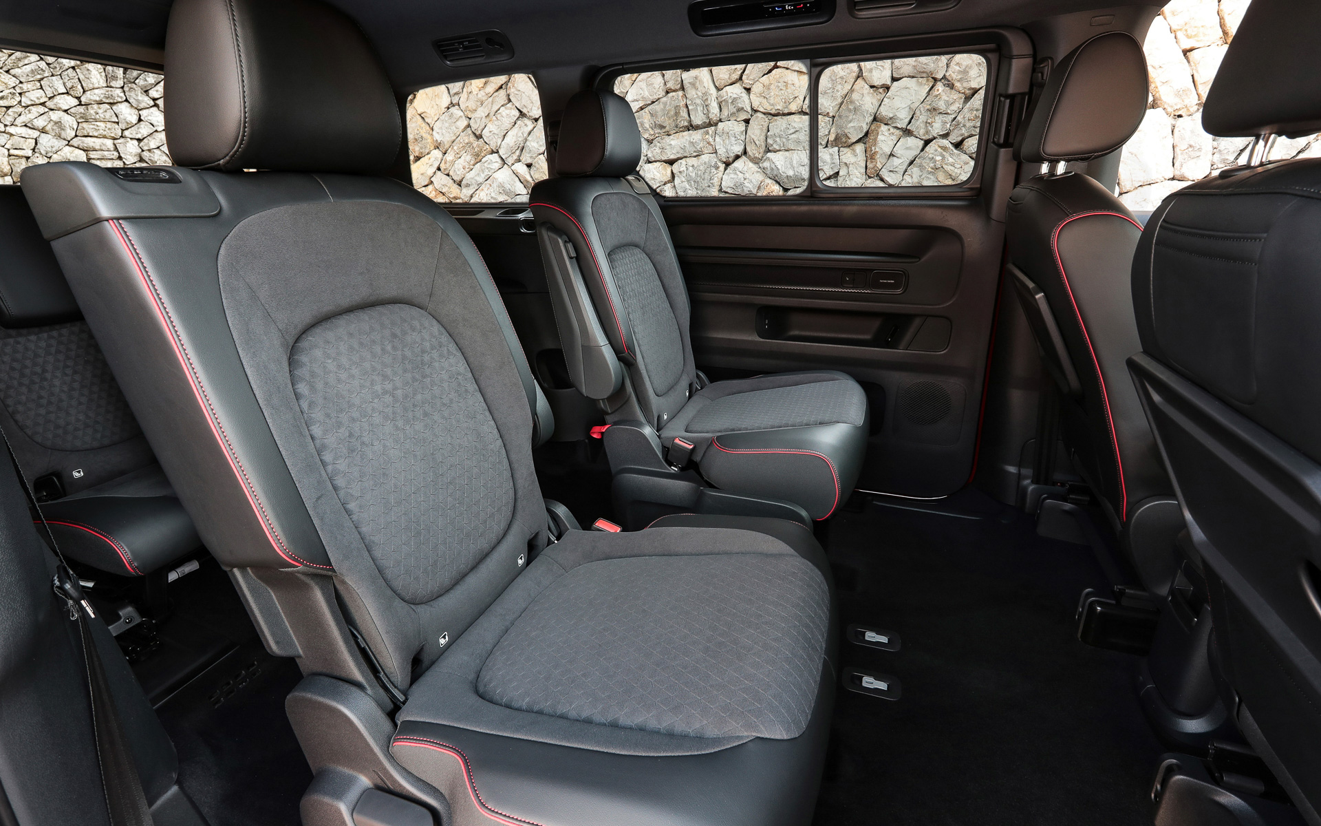 新型バッテリEVバン「ID. Buzz GTX」のリアシートアレンジ