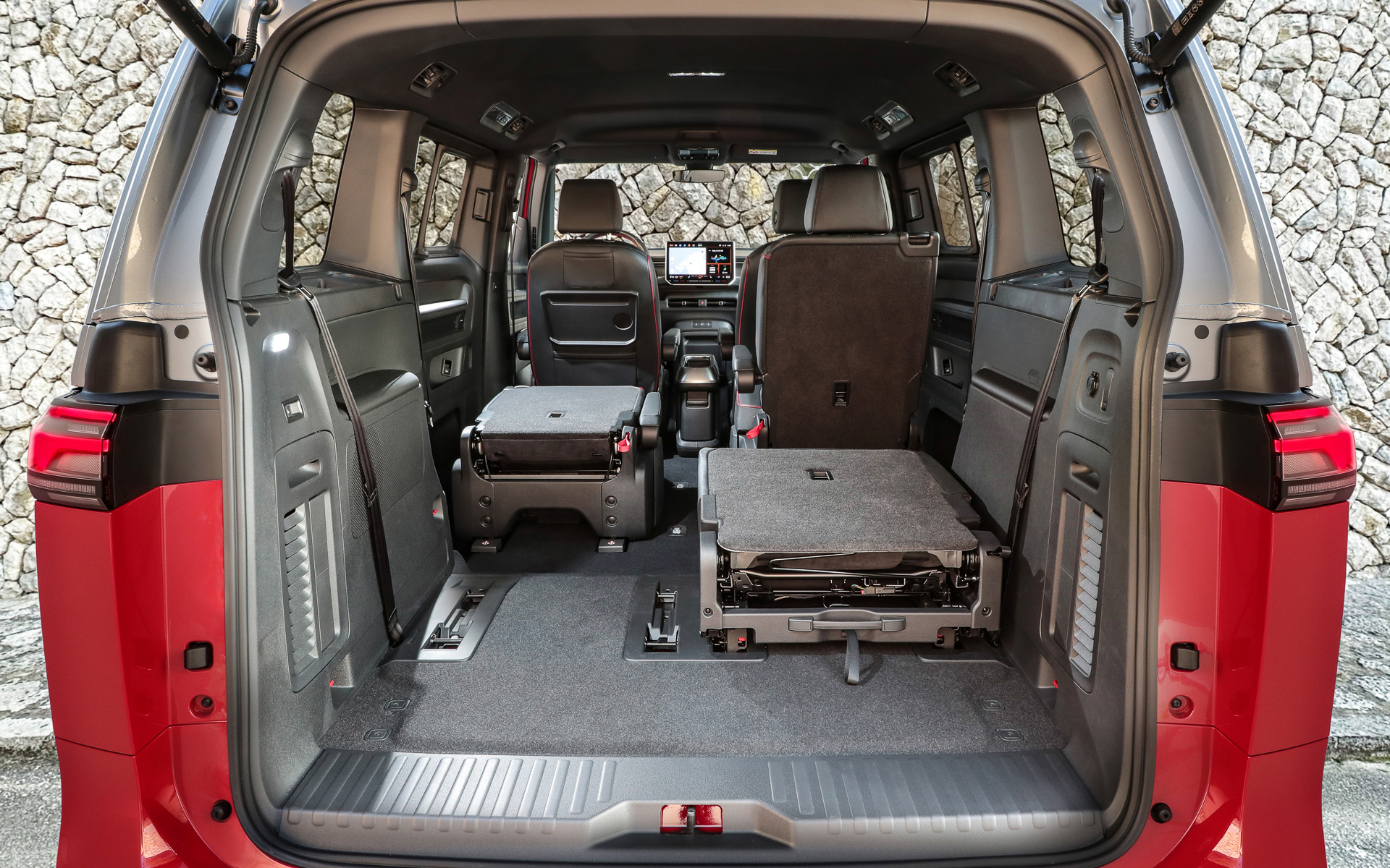 新型バッテリEVバン「ID. Buzz GTX」のリアシートアレンジ