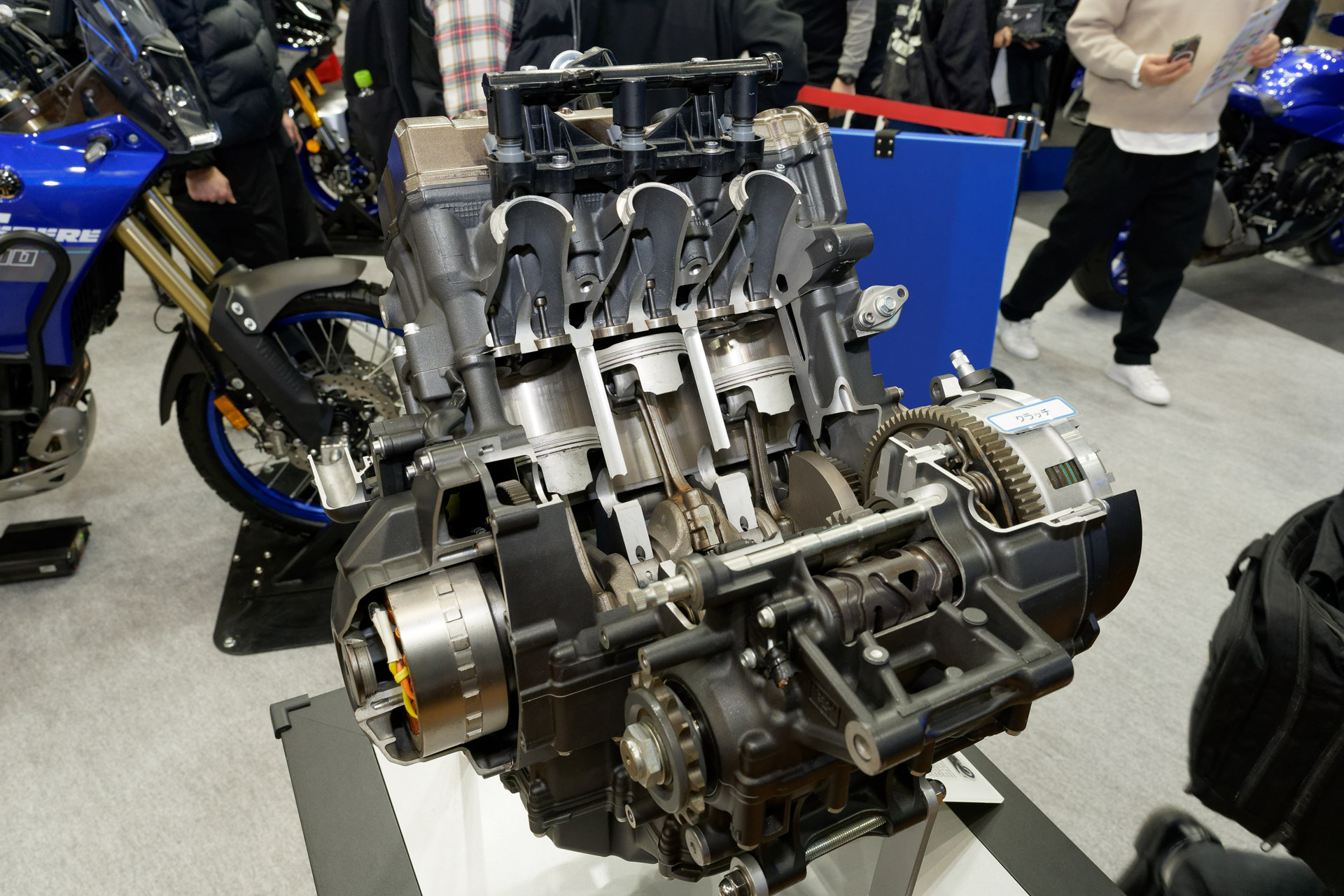 MT-09のエンジンカットモデルが展示