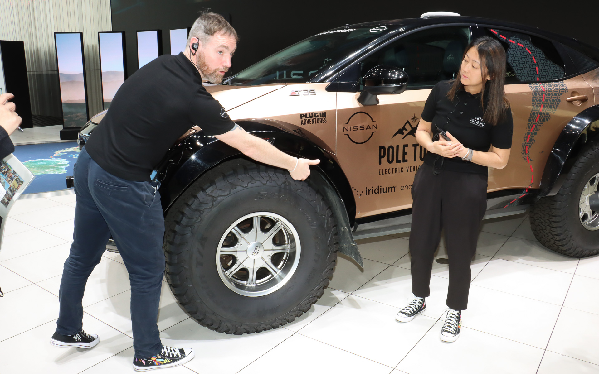 ラムゼイ夫妻が車両の変更点などについて解説