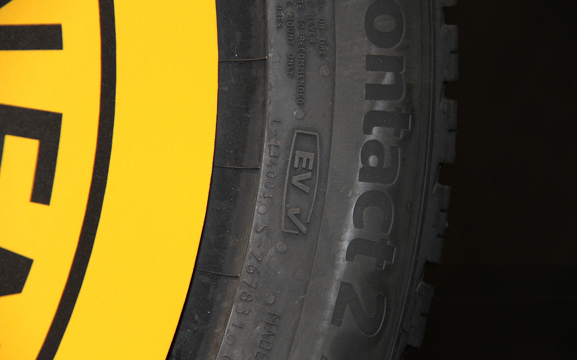 電気自動車との親和性とeモビリティへの準備ができていることを示す「EVチェック・マーク」も