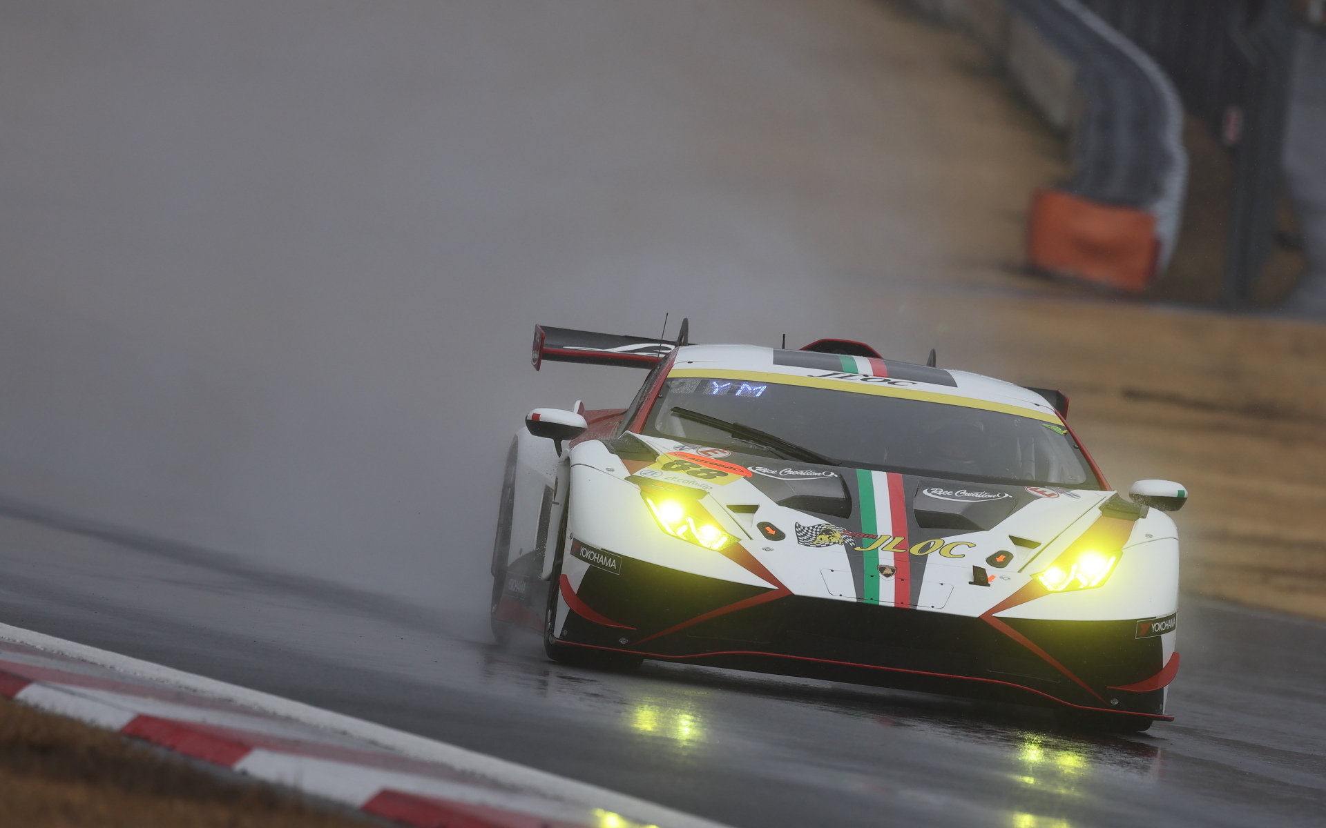 GT300の模擬ポールを獲得した88号車 JLOCランボルギーニ（小暮卓史/元嶋佑弥組）