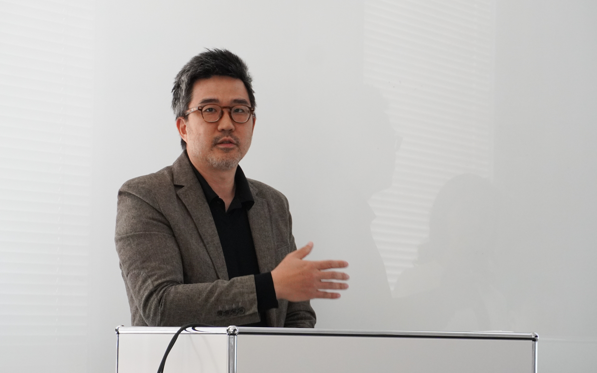 ChatGPTの連携について説明するSoundHoundのソリューションズ エンジニアリング ダイレクター アン・セヨール氏