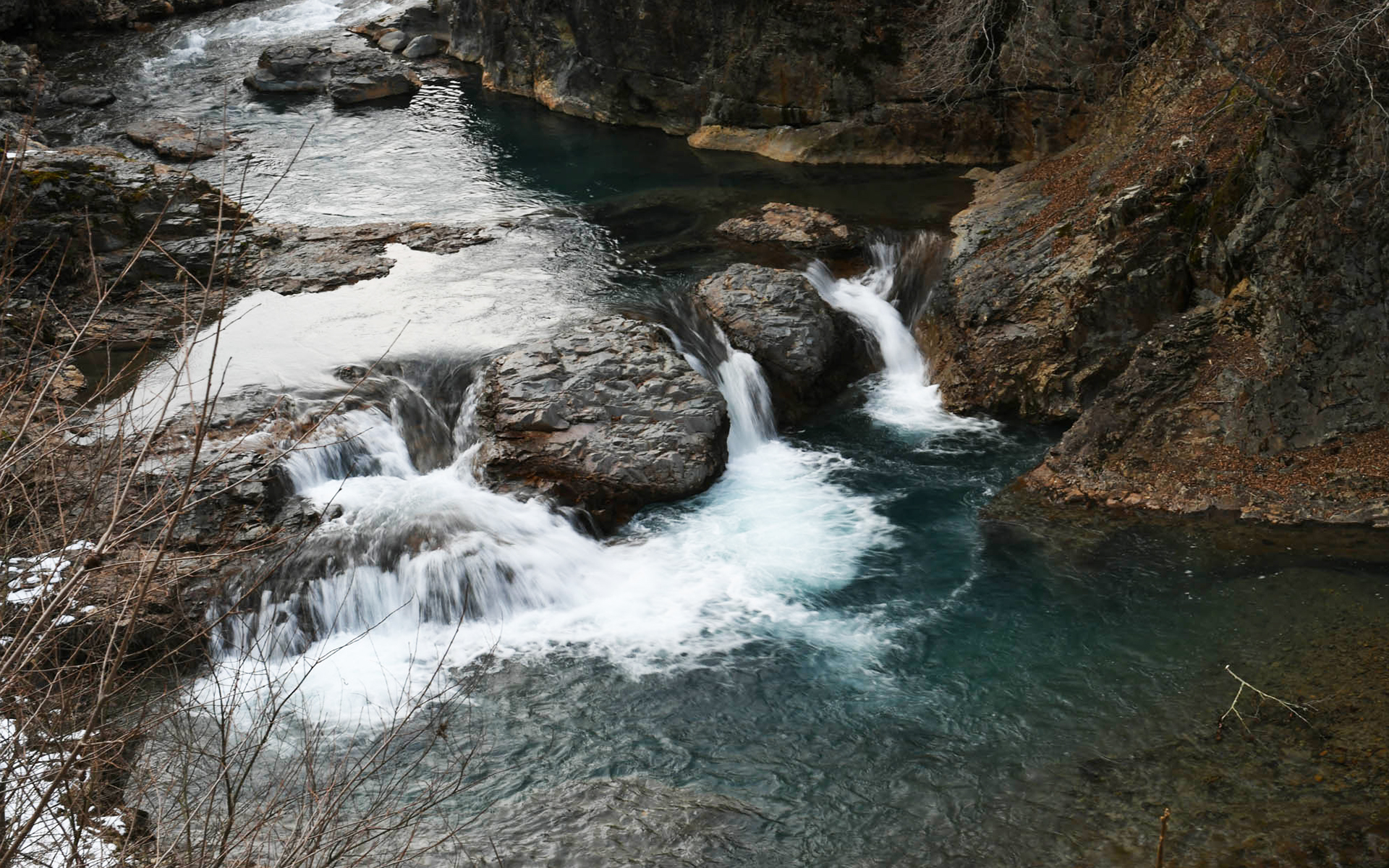 SUBAROADで景色のよい場所を巡りながら、四万川ダムでゴール。撮影をしながらということもあるが、約4時間のドライブとなった