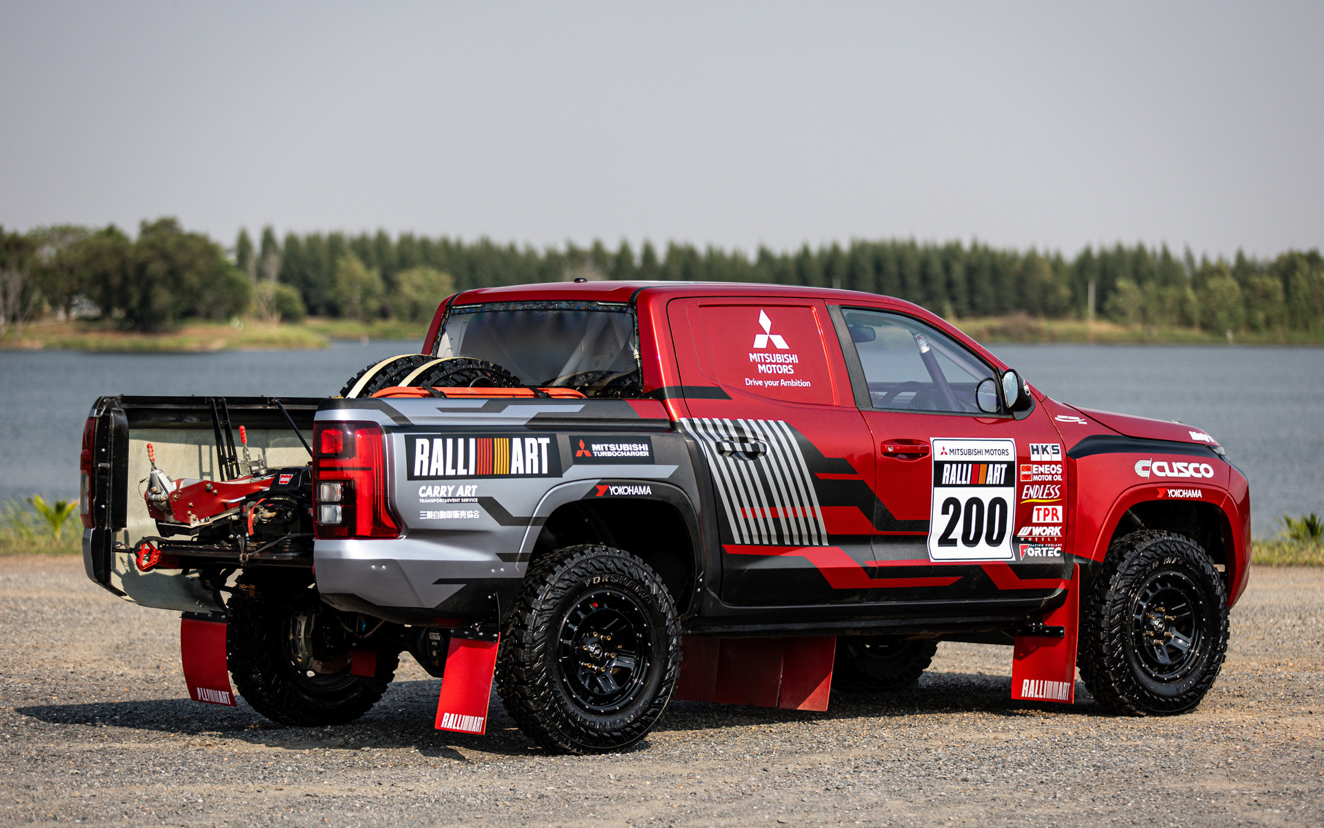 2024年参戦車両の「トライトン」