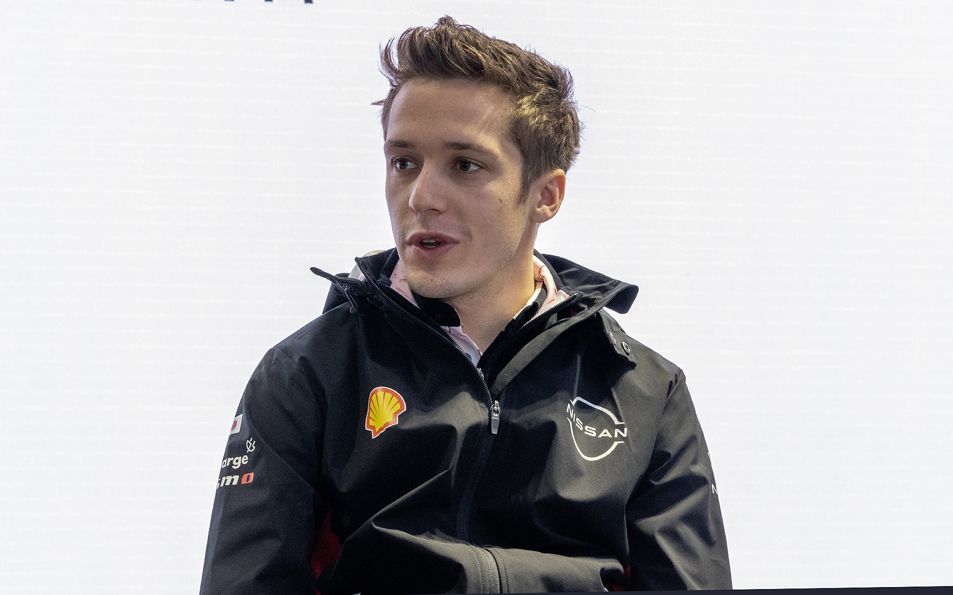 フェネストラズ選手は「このレースは日産の母国である日本で開催されます。そうした環境でのレースはとても意味があり、そしてエキサイティングなものです。それだけに私たちチームはいい結果を出したいと強く思っています」と答えた