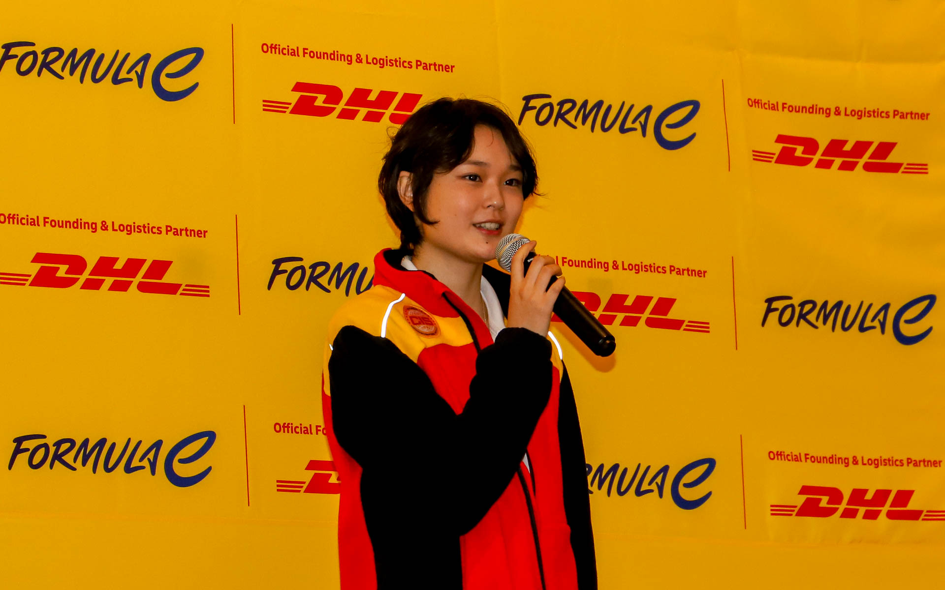 「ヨーロッパでレースをやっていた際、急遽部品が必要になったときにDHLさんには本当にすごくお世話になりました」と語った野田樹潤選手