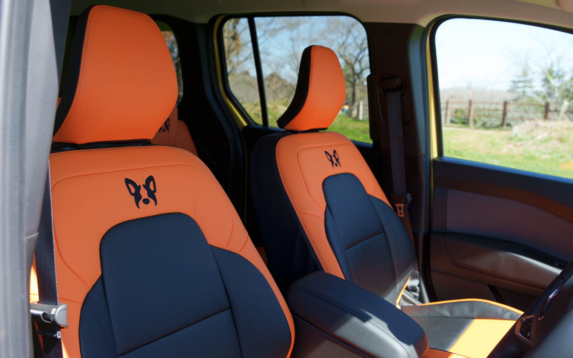 フロントシートカバー