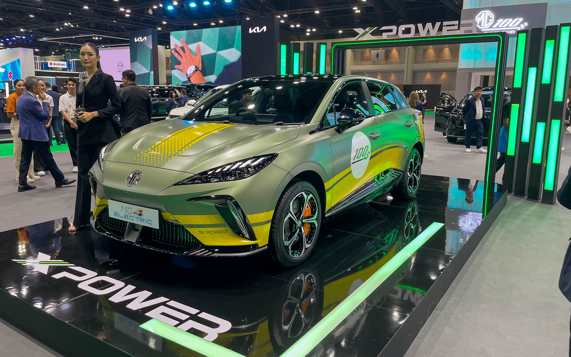 英国の名門スポーツカーメーカーのMGは今は中国資本で息を吹き返した。タイでもバラエティに富んだ車種をそろえている。スポーツカーも復活した