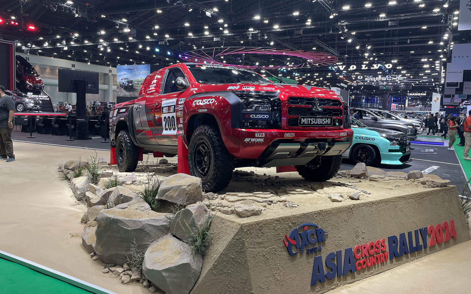 トライトン。AXCR用のラリー車、現地チームの支援で参加する。