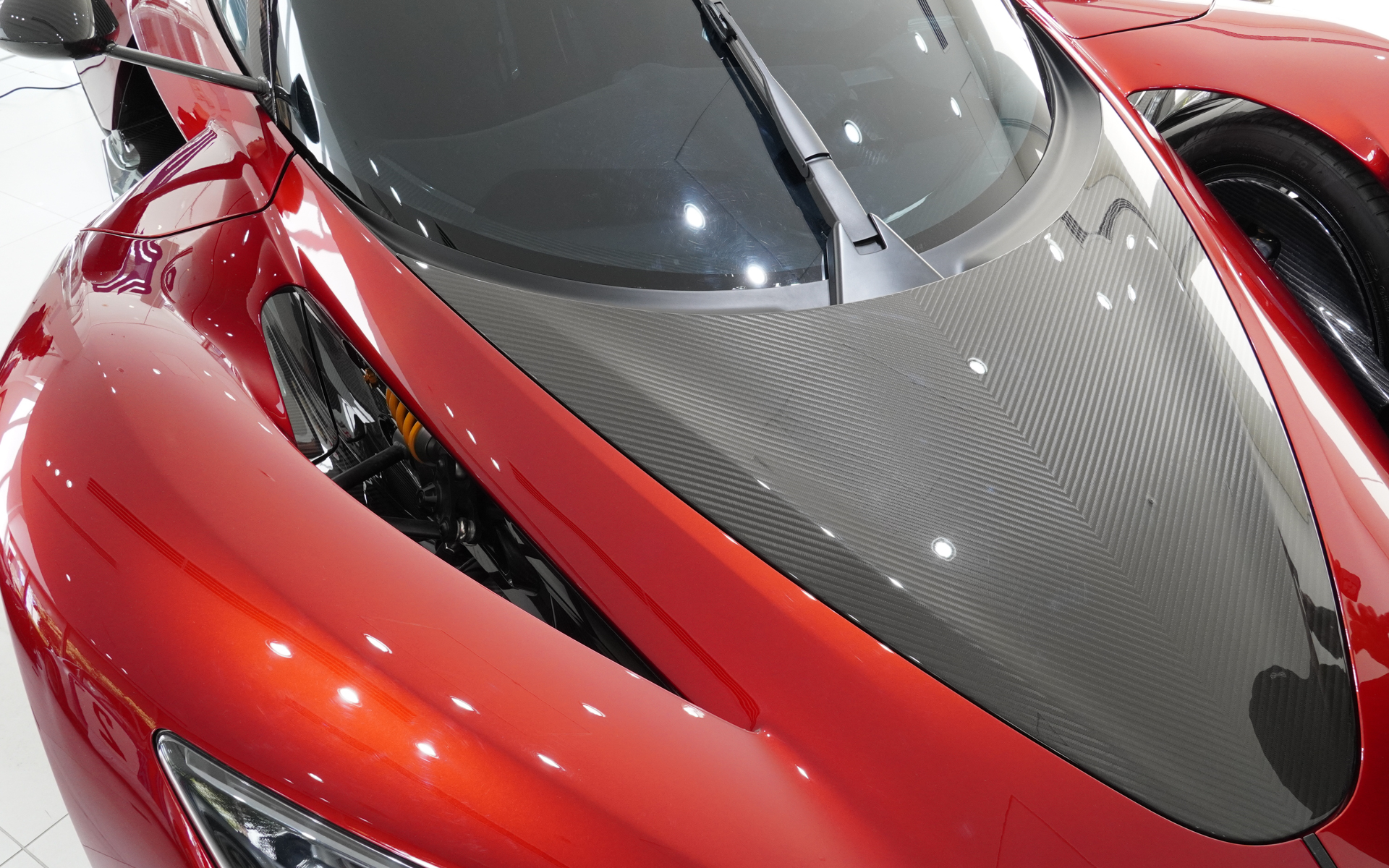 サスペンションのスプリングが見えるところにある