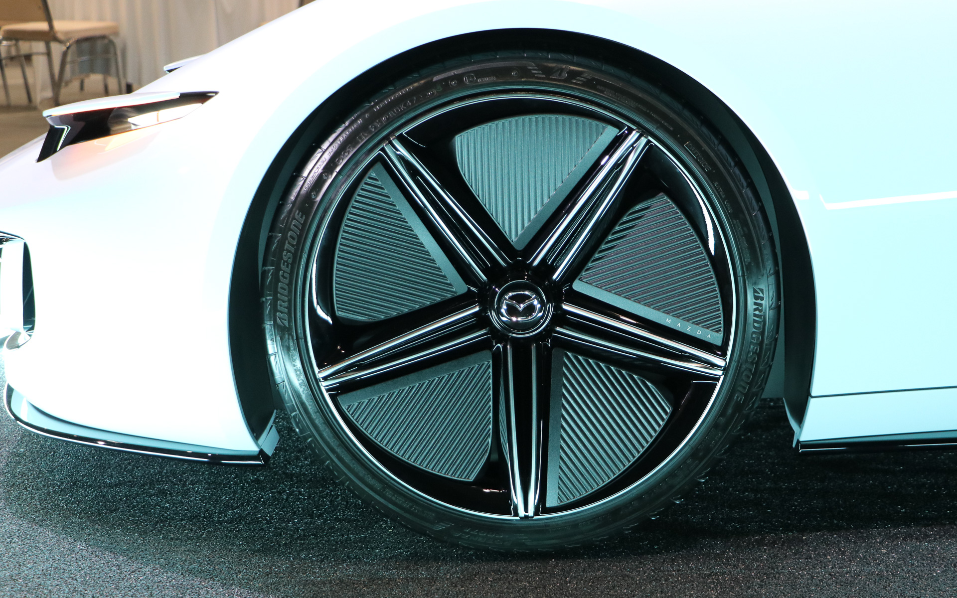 フロントタイヤ