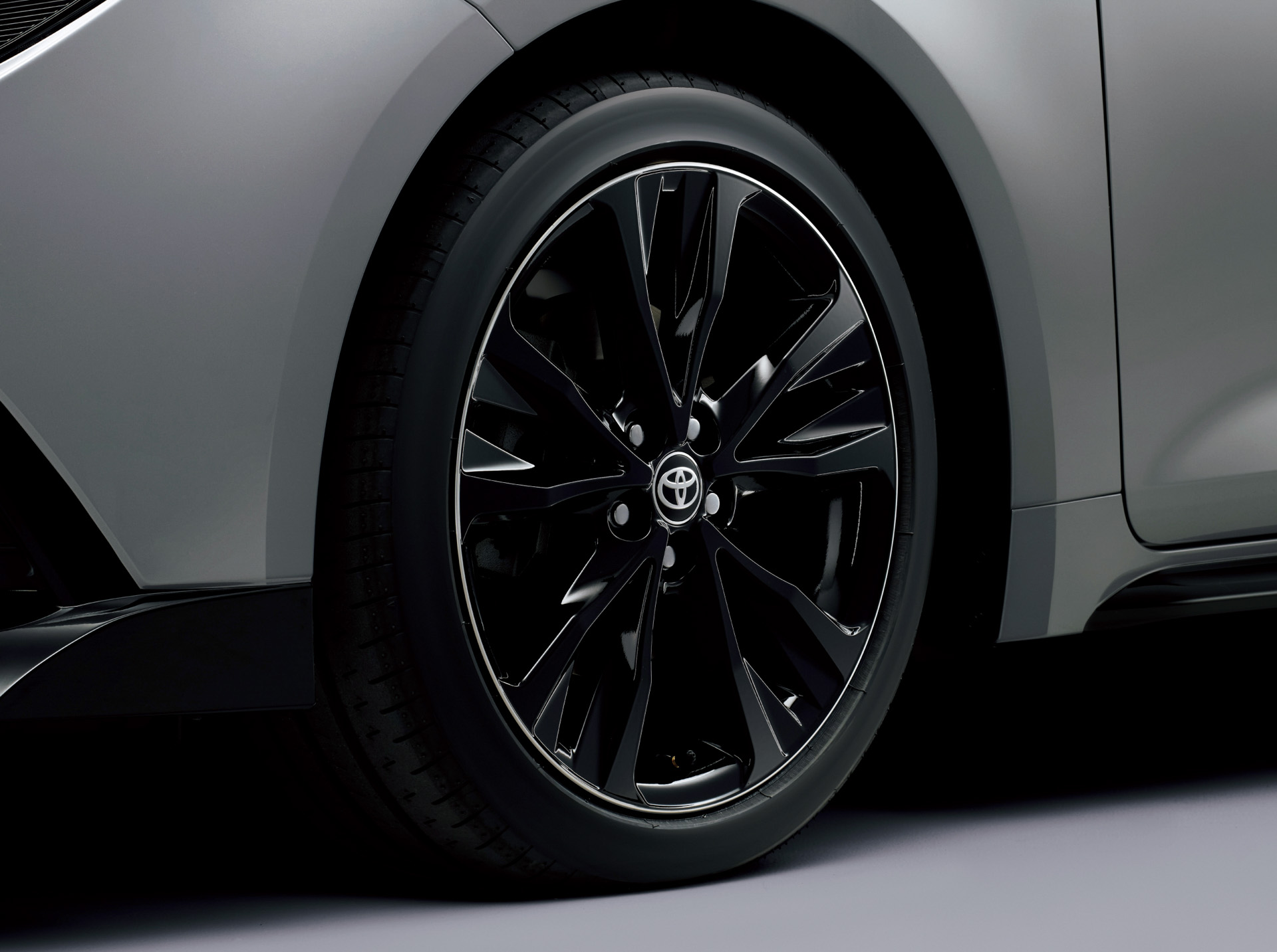 215/45R17タイヤ＆17×7.5Jアルミホイール（切削光輝＋ピアノブラック塗装）