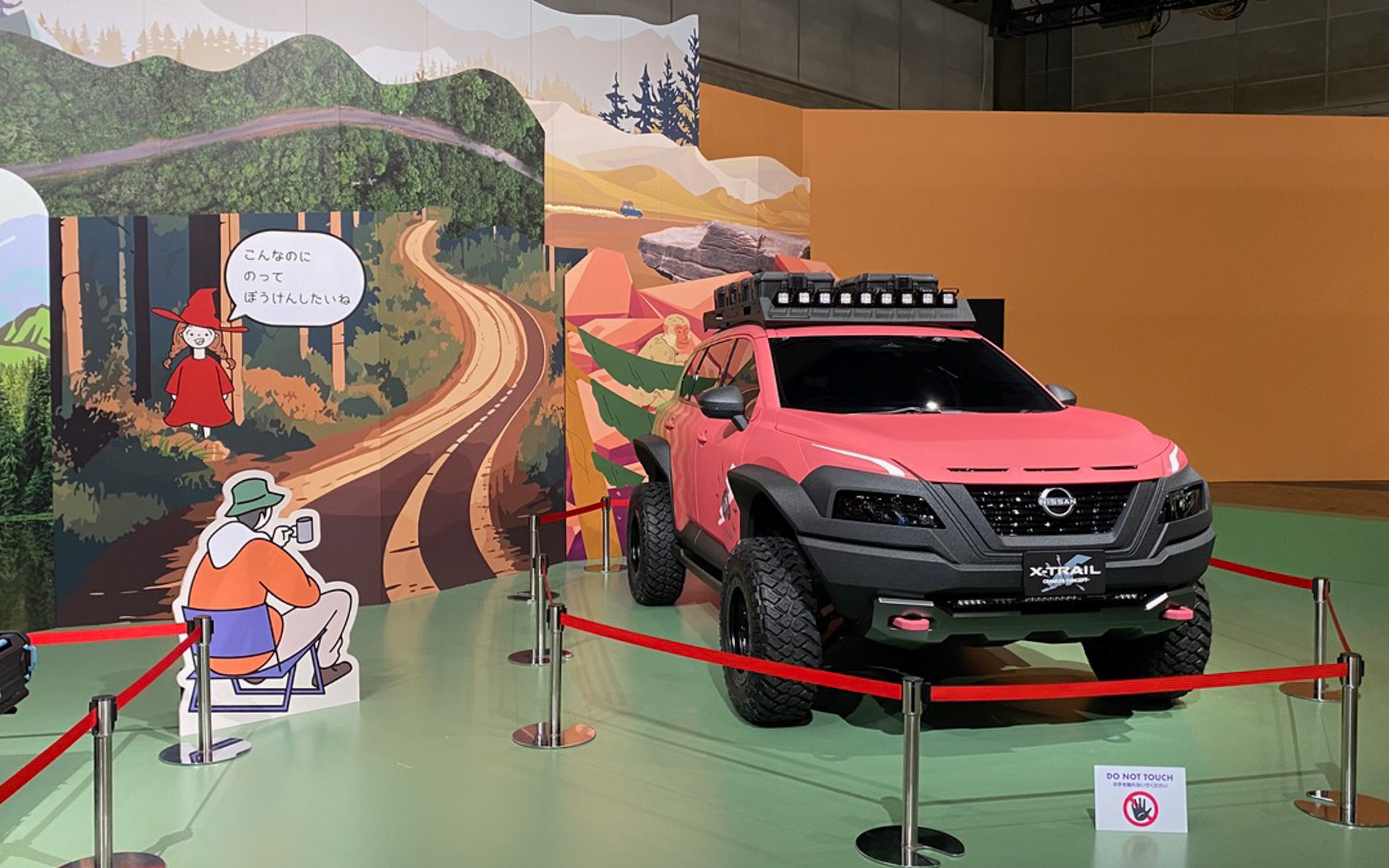 まるでアニメや絵本の中に入り込んだようなストーリーの移り変わりとともに、いろんなZEVが展示されていて触れることができる、ウォークスルー型の展示が「ZEV CITY WALK」。ワイルドなエクストレイルが大人気でした