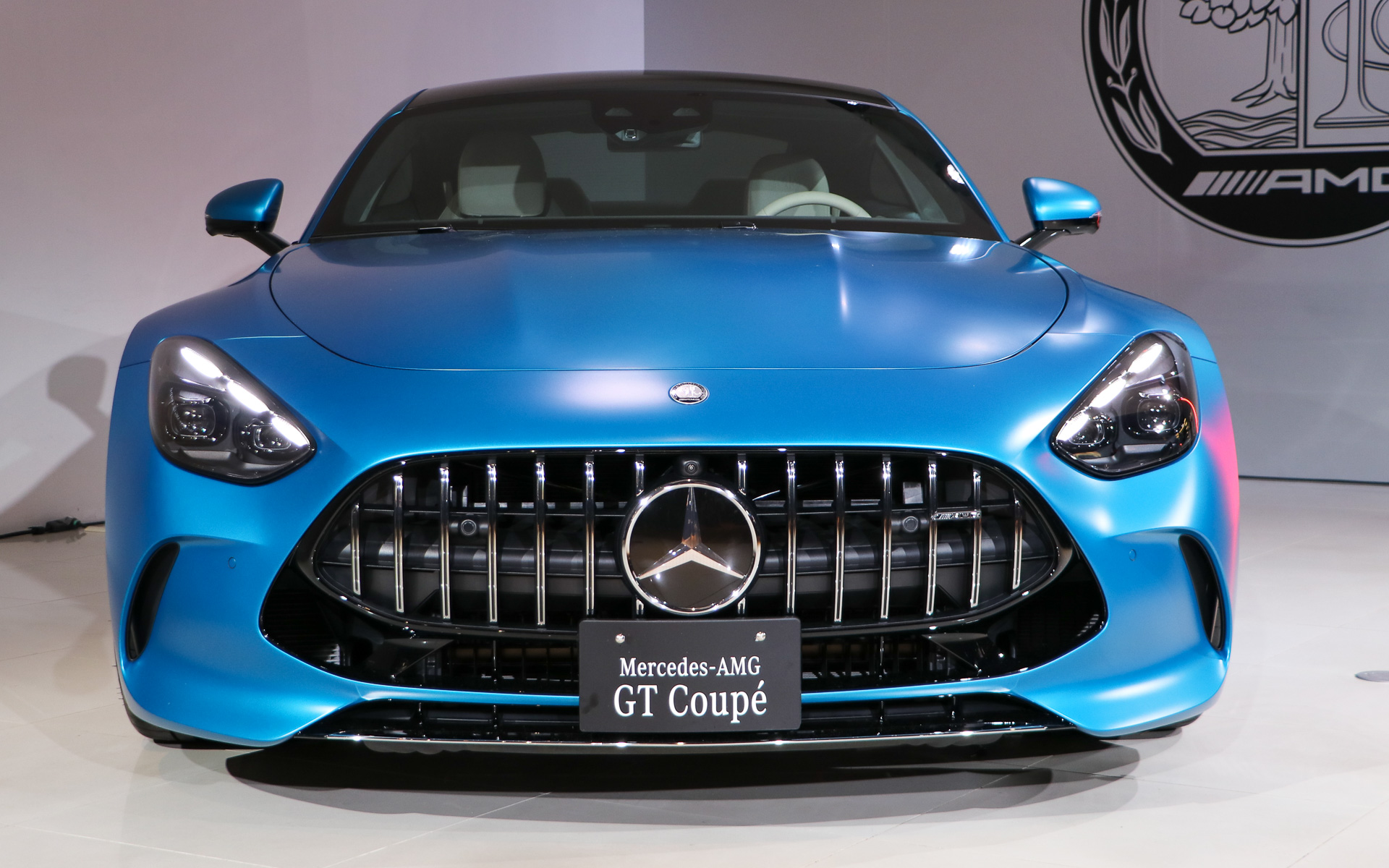 21インチの鍛造アルミホイールを採用