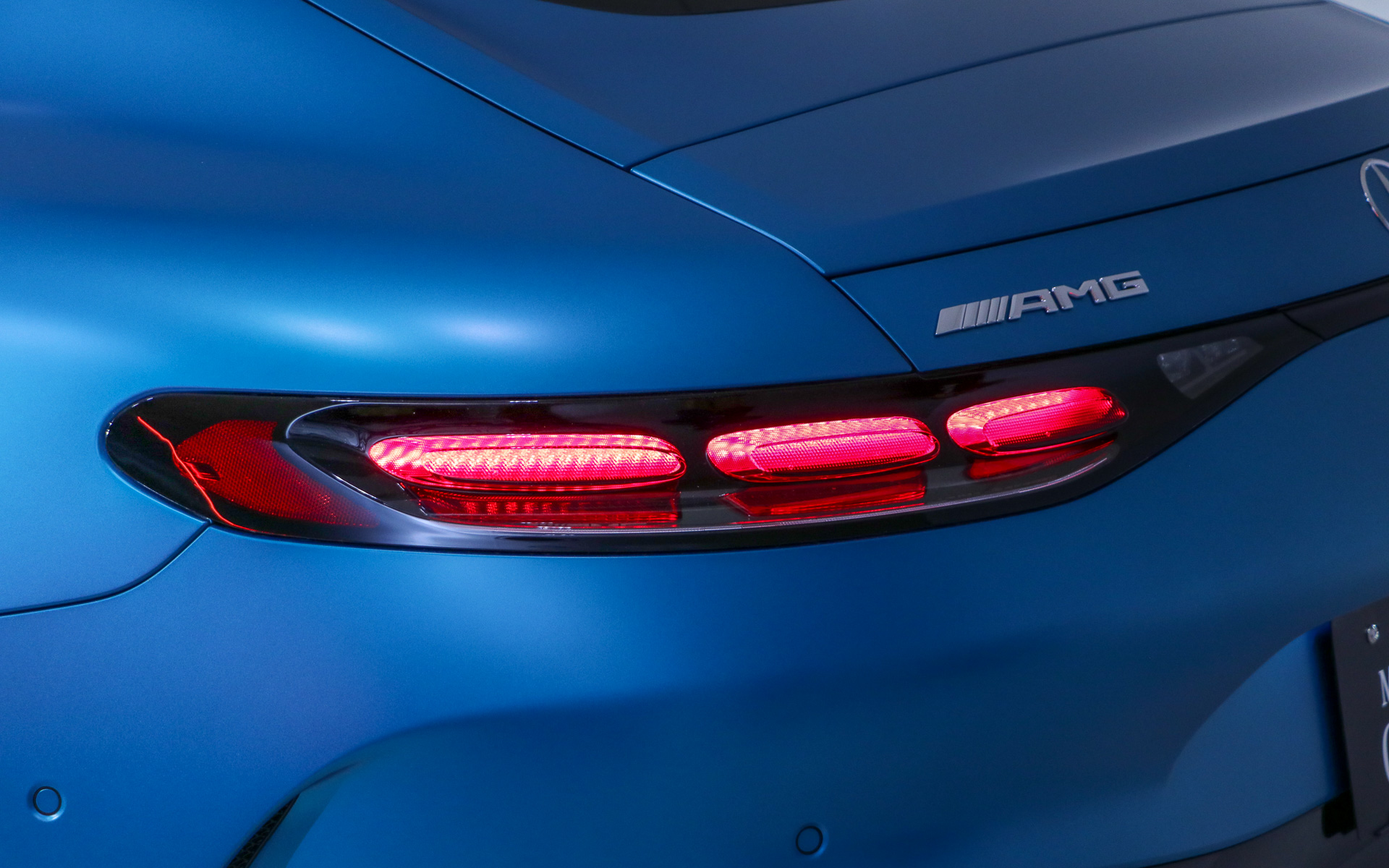 LEDリアコンビネーションランプはダークレンズタイプ