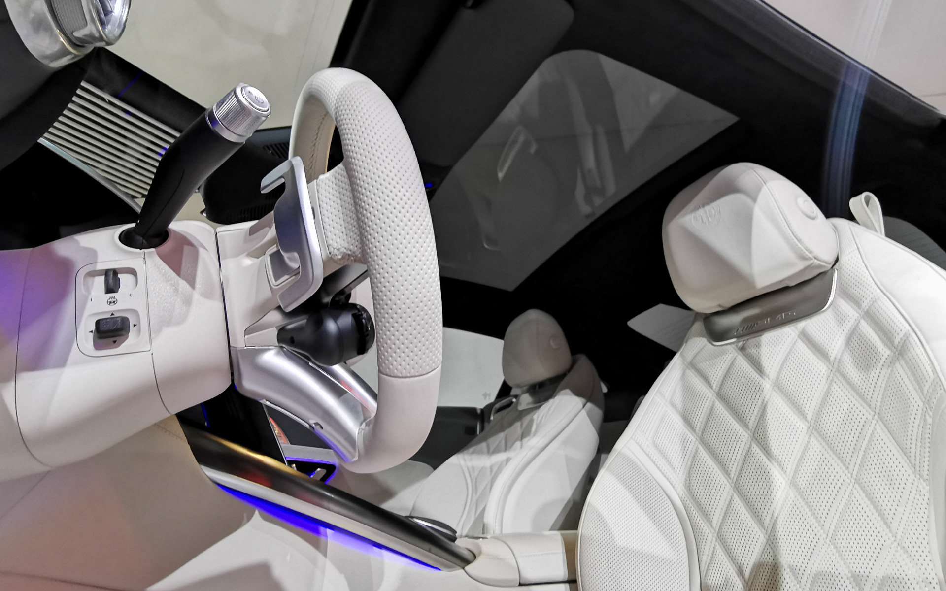 パノラミックルーフはオプション設定