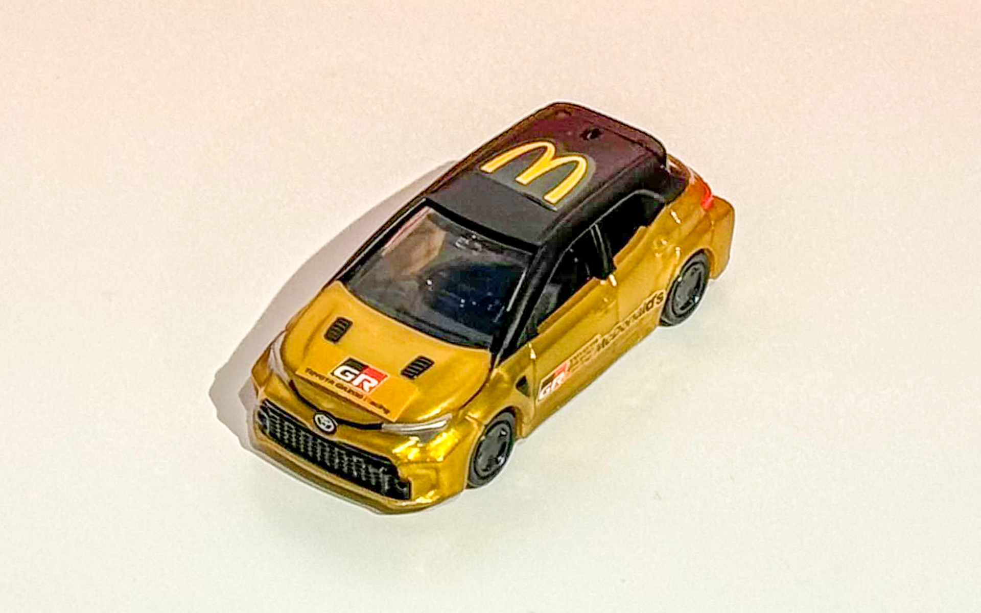 トヨタ GR カローラ マクドナルド仕様“ゴールド”