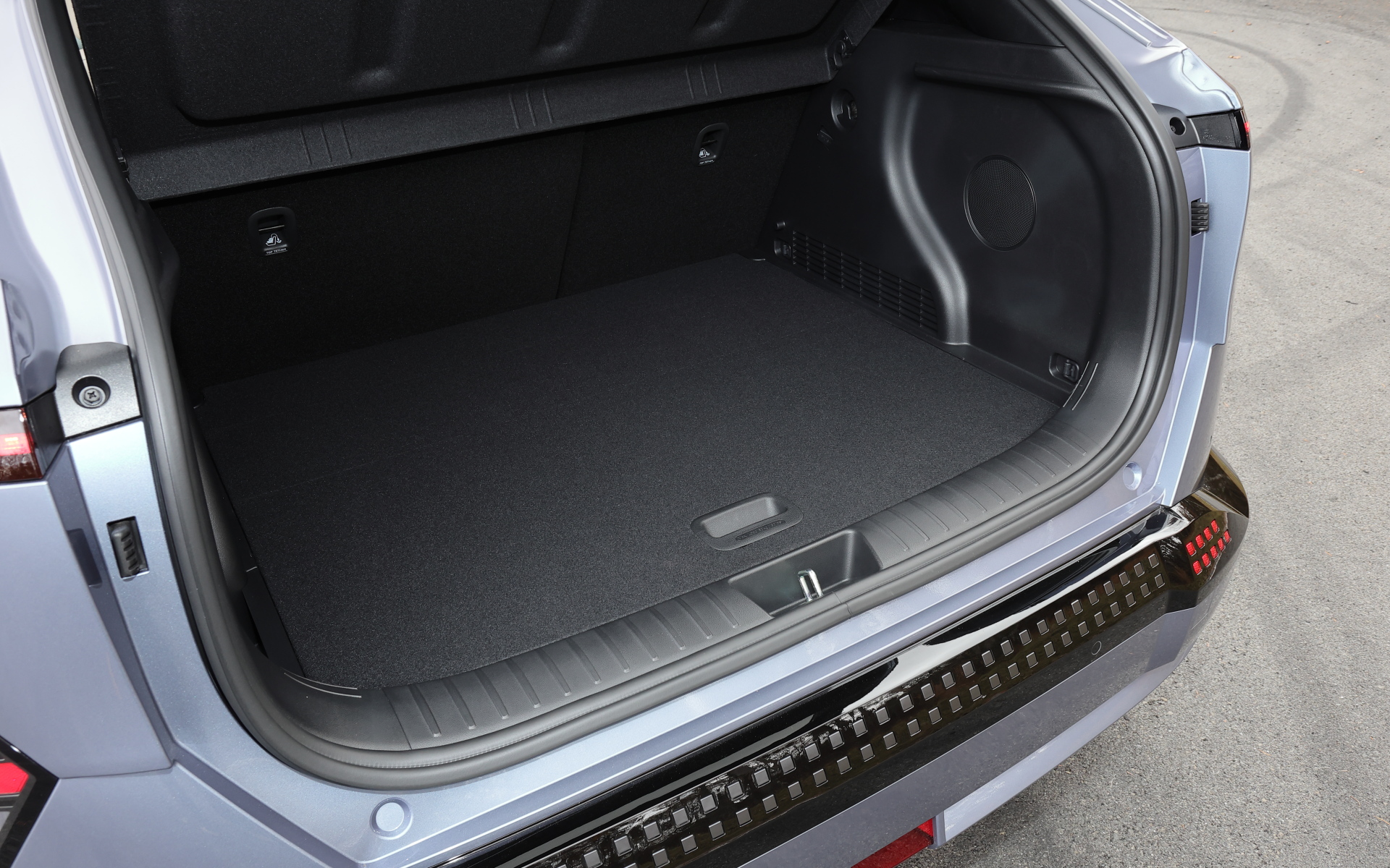 ラゲッジスペースは466Lを用意