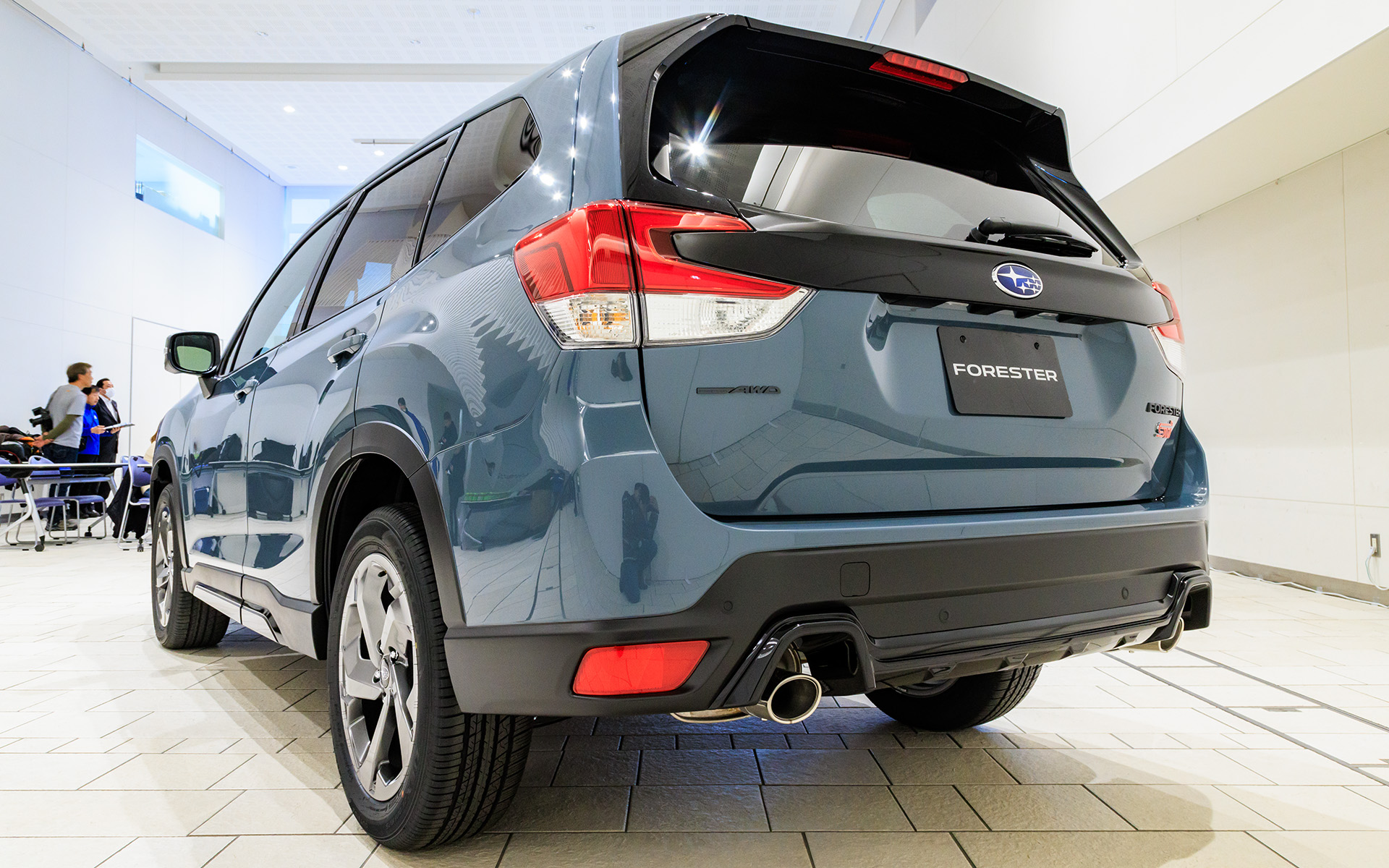 専用色として「オフショアブルー・メタリック」をフォレスター初採用