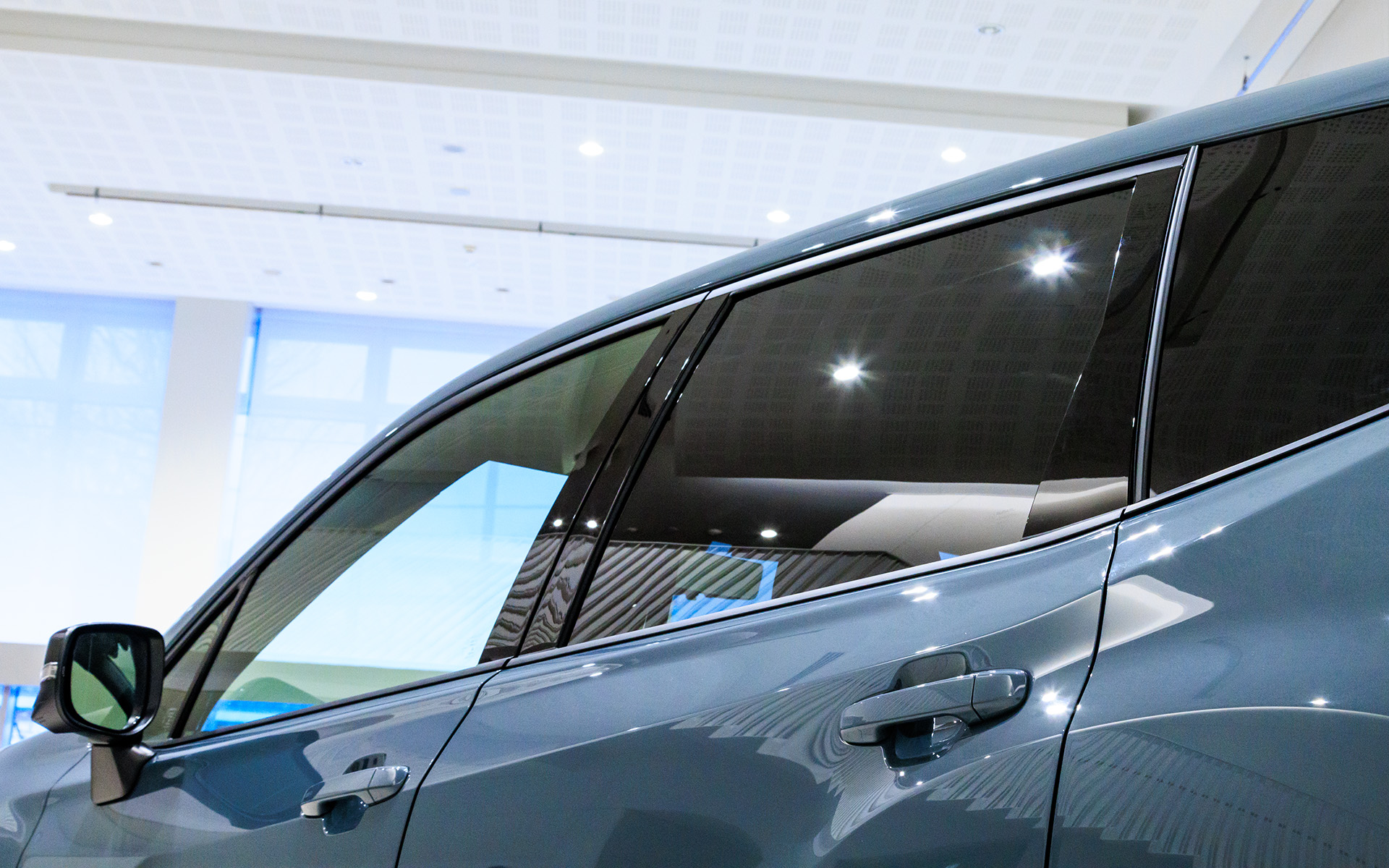 Bピラー＆Cピラーをピアノブラック調に変更