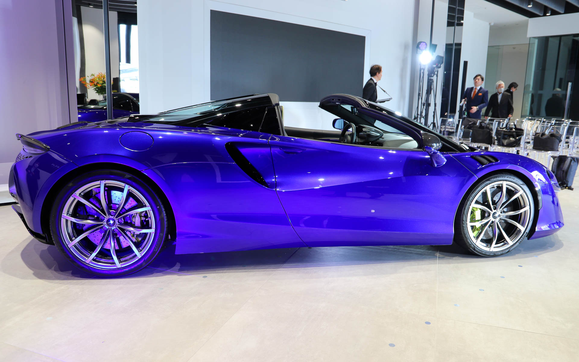 アルトゥーラ スパイダーのボディサイズは4539×1913×1193mm（全長×全幅×全高、全幅はミラーを含まない）、ホイールベースは2640mm