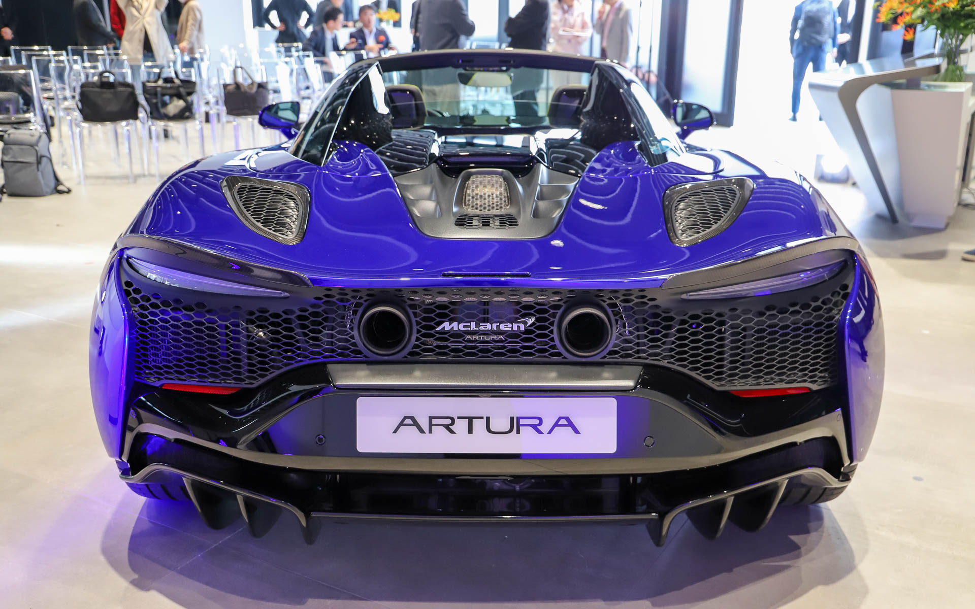 アルトゥーラ スパイダーのボディサイズは4539×1913×1193mm（全長×全幅×全高、全幅はミラーを含まない）、ホイールベースは2640mm