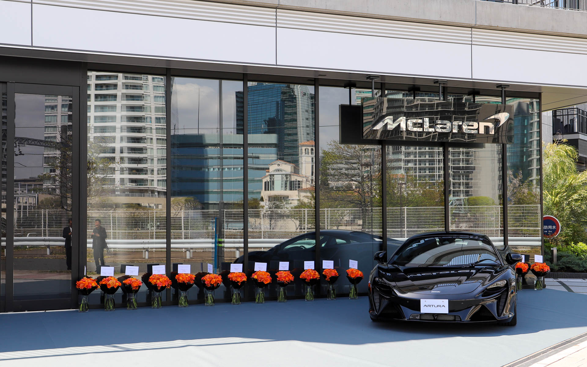 マクラーレン横浜外観