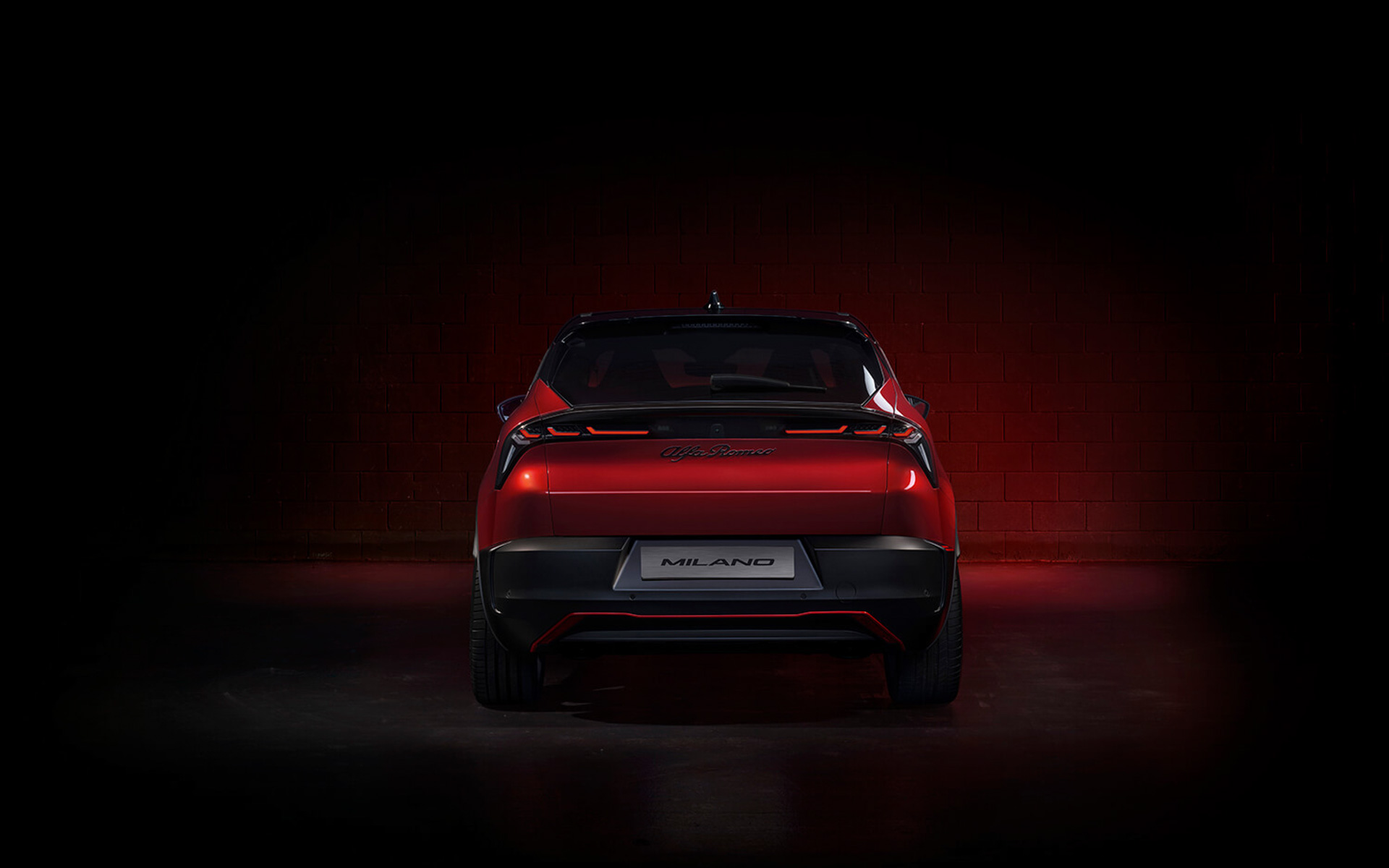 モデル名を「ミラノ」から変更する「アルファ ロメオ ジュニア」