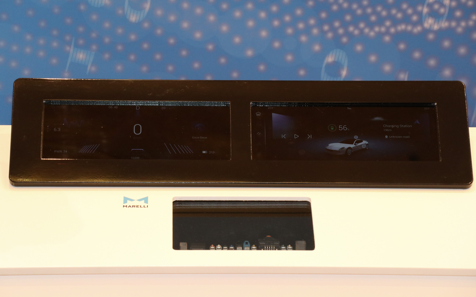 「デジタルツイン」を活用して開発されたデジタルディスプレイの一例