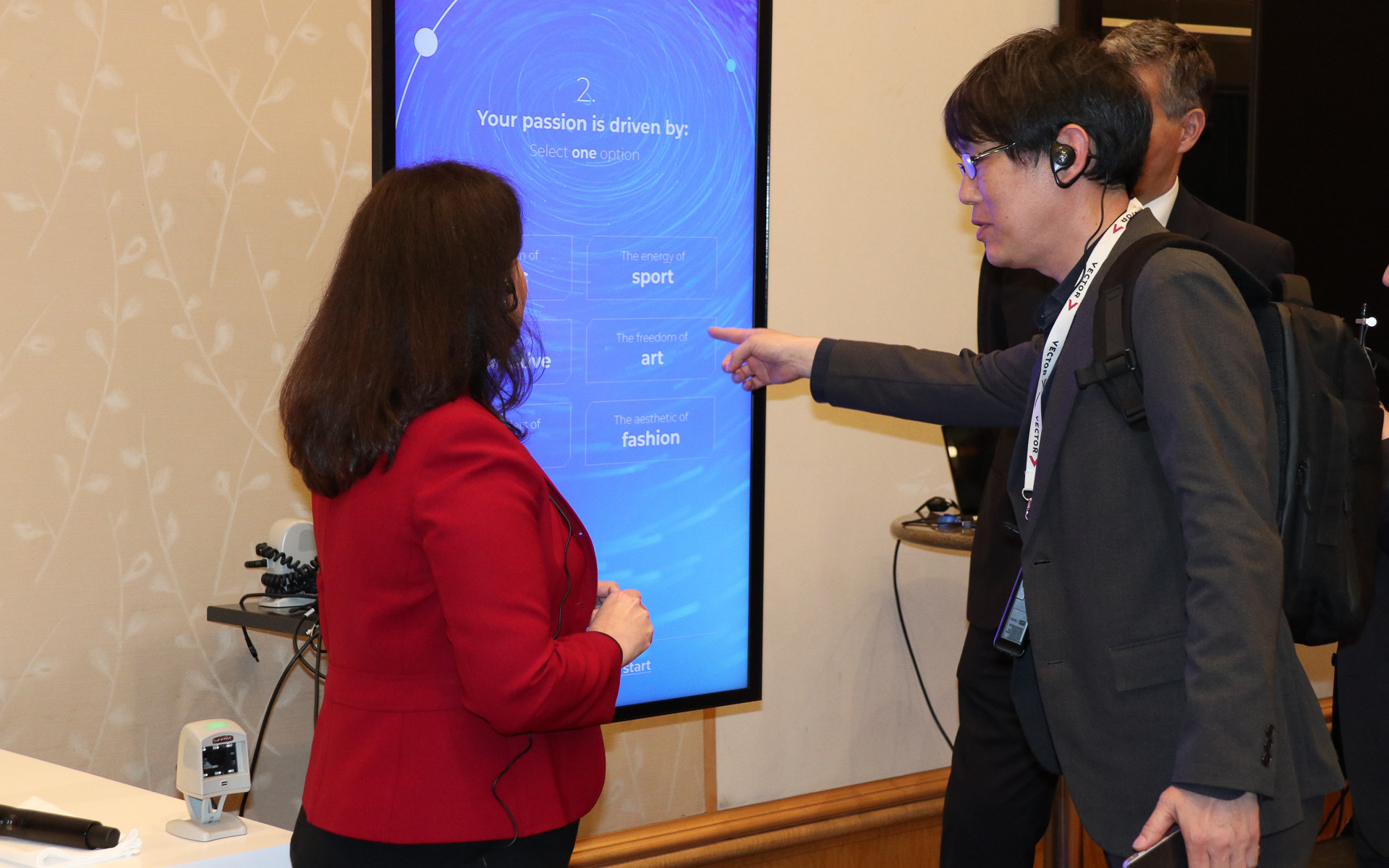 用意された選択肢から好みに合うものを選んでアバターを作成