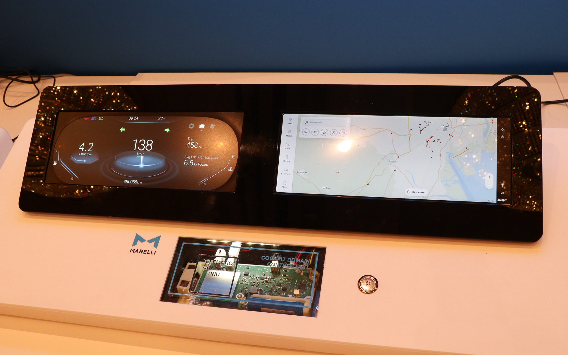 「IVI」「エンタテイメント」「テレマティクス」といったクラスターフィーチャーの制御を1つのモジュールに統合する「LeanConnect」