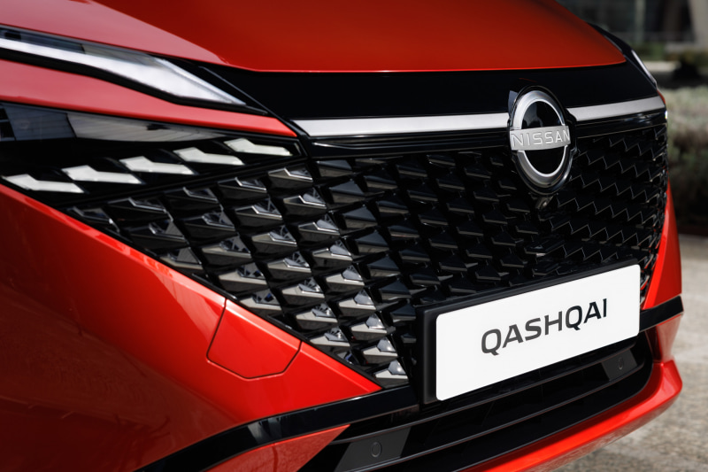 日産、欧州で「キャシュカイ」大幅改良モデル公開 フロントグリルは 