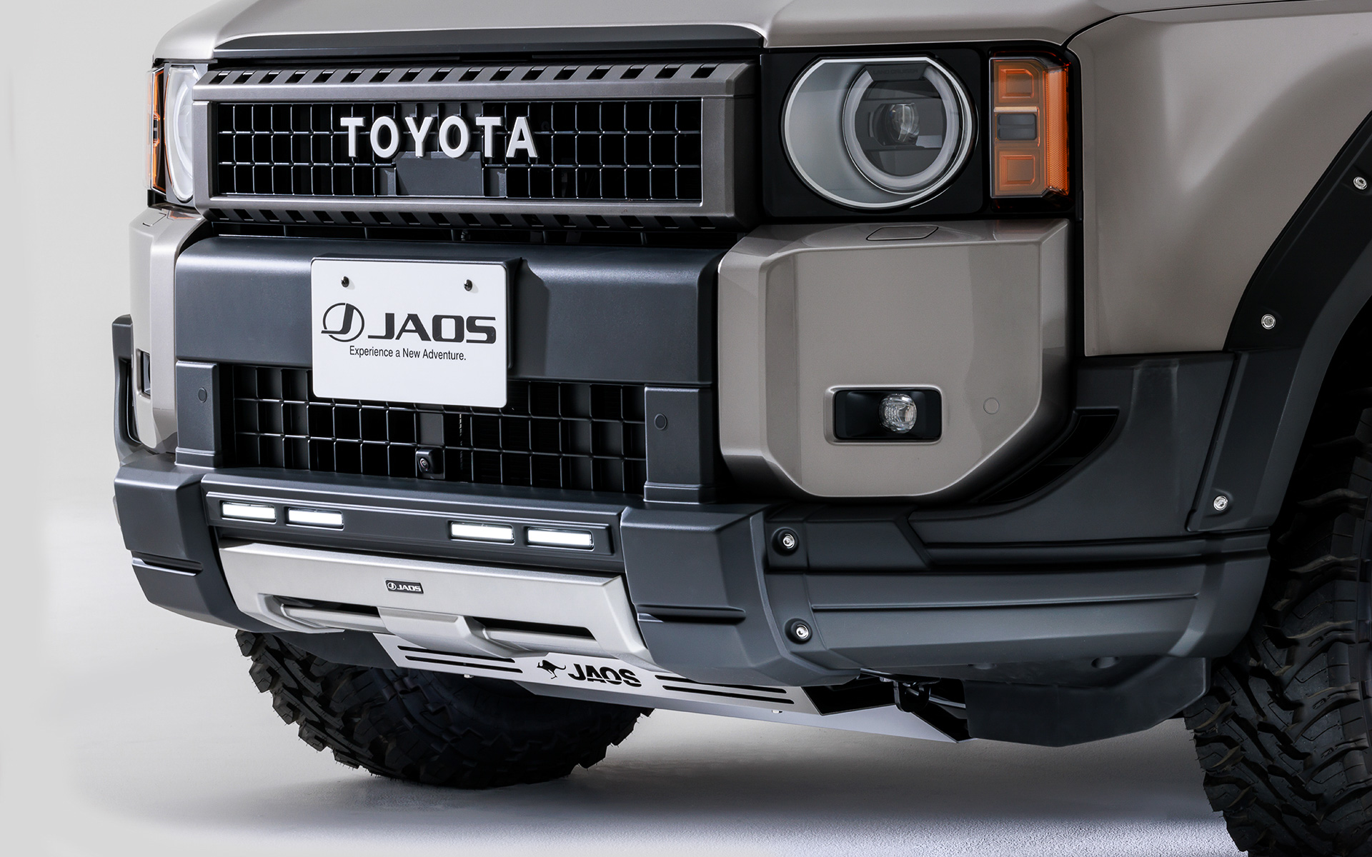 フロントバンパーガード（LED付き）　価格10万7800円