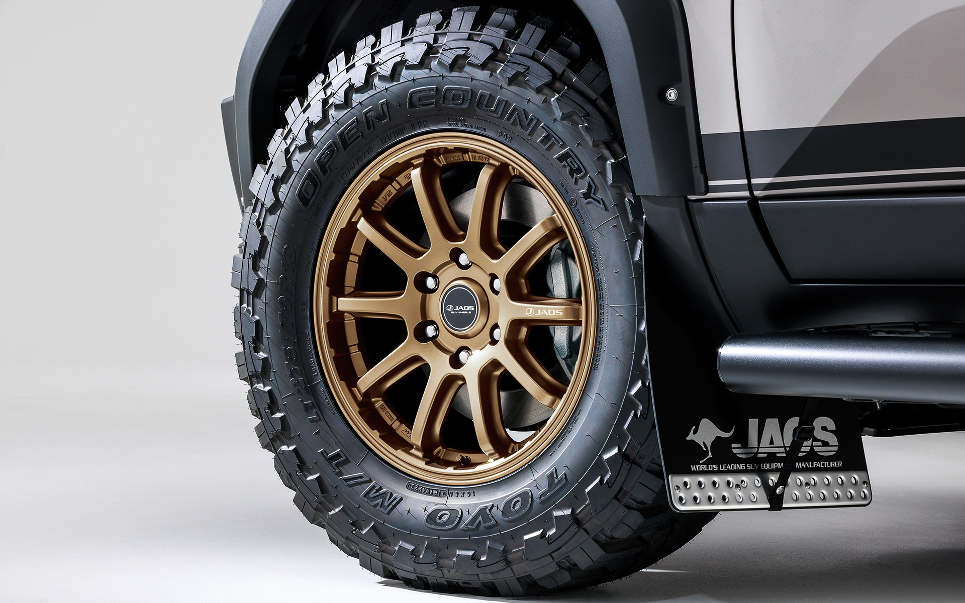 TRIBE CROSS（18×8.5J ＋55）チタニウムゴールド（ラグナットセット）　価格27万1920円（2024年6月発売予定）