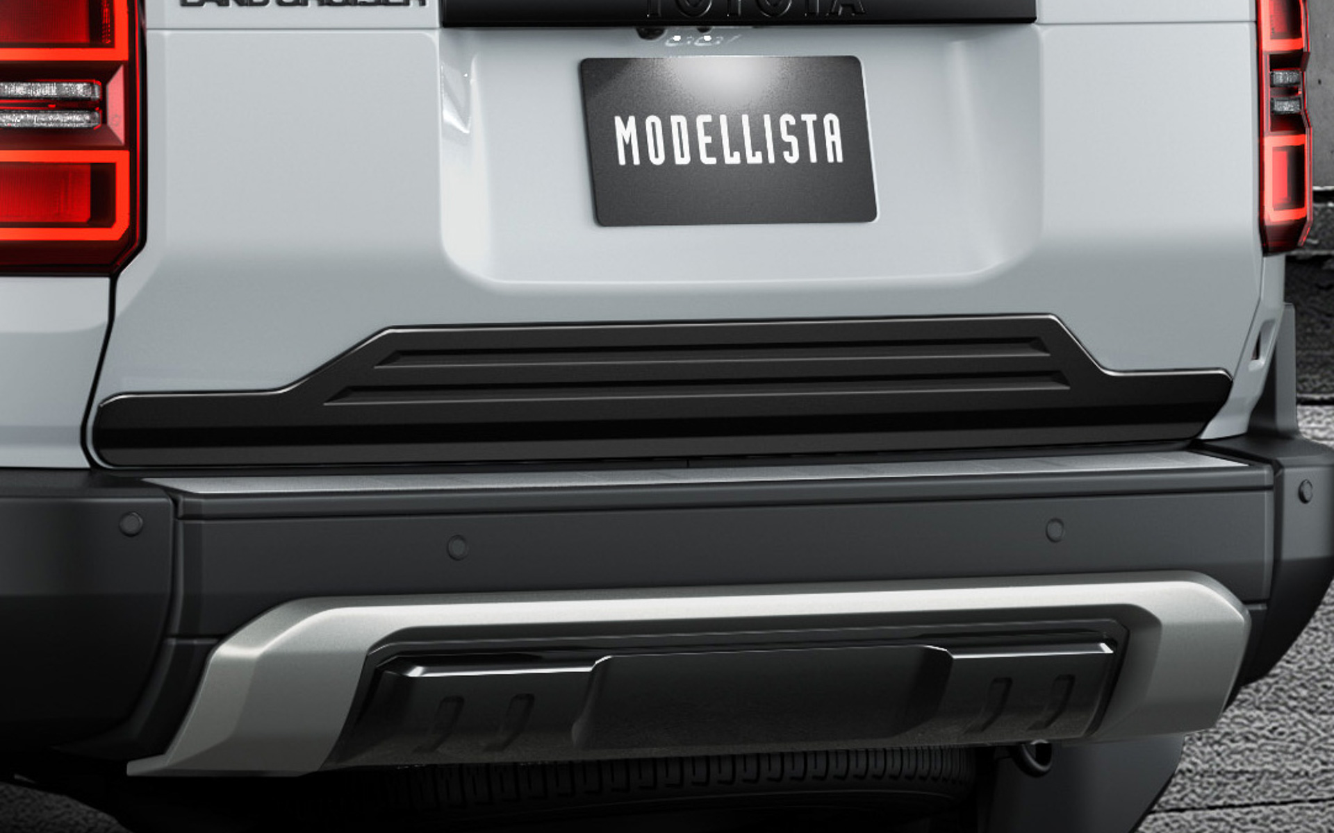 バックドアガーニッシュ　価格3万3000円