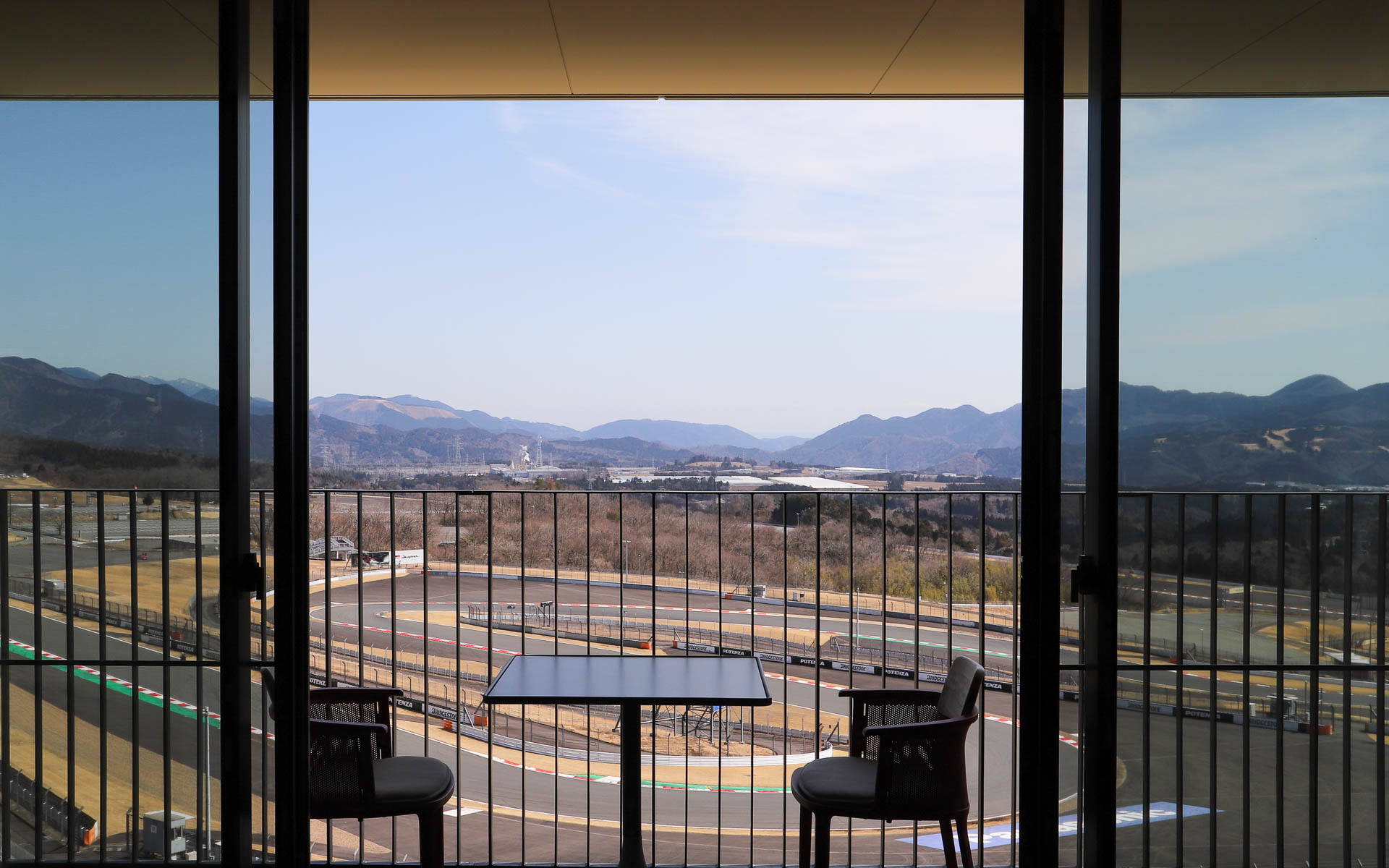 サーキットビューの部屋からの展望